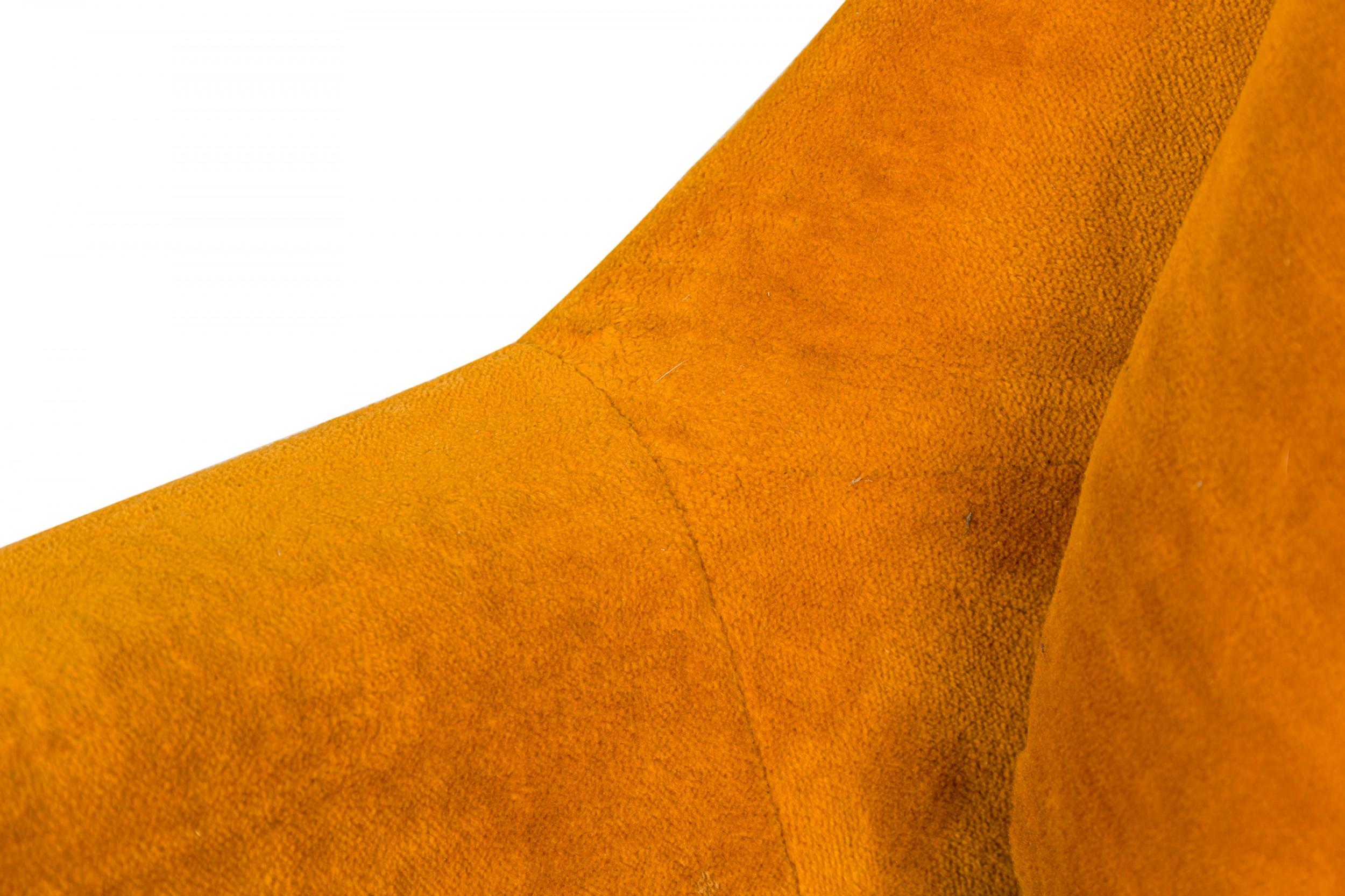 Fauteuil pivotant en tissu doré de Milo Baughman pour Thayer Coggin de l'ère spatiale en vente 3