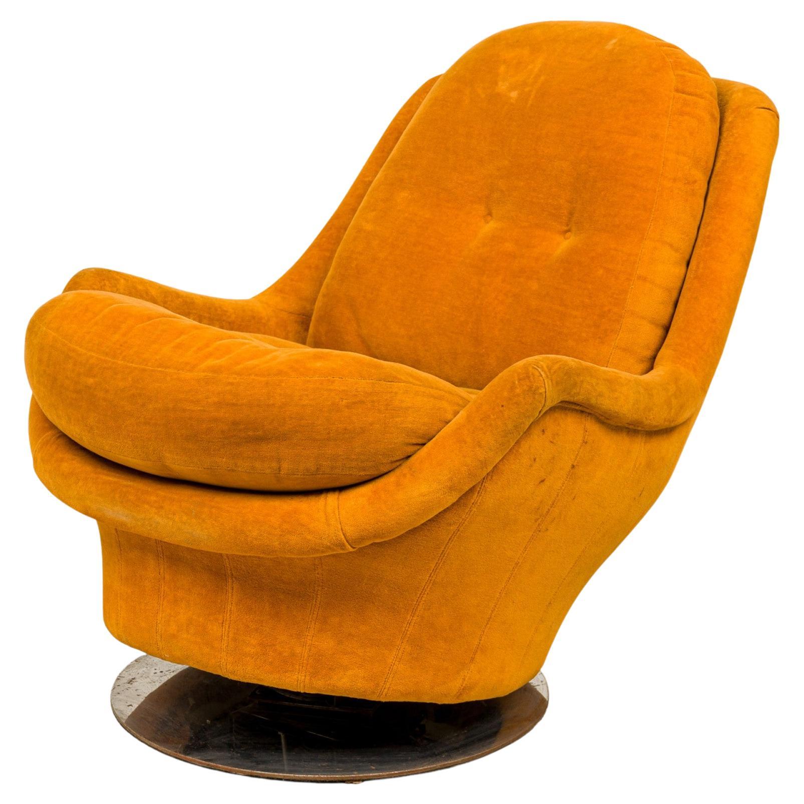 Milo Baughman for Thayer Coggin Space Age Gold Fabric Swivel Lounge Armchair For Sale