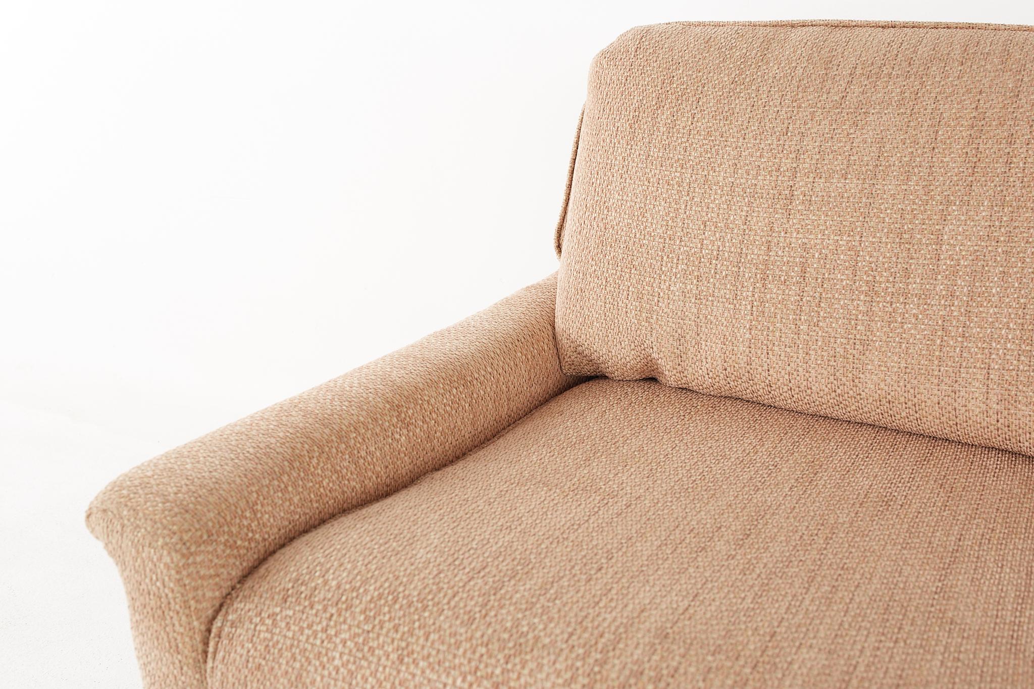Milo Baughman für Thayer Coggin Stil Mid Century Sofa in neuem Stoff (amerikanisch) im Angebot