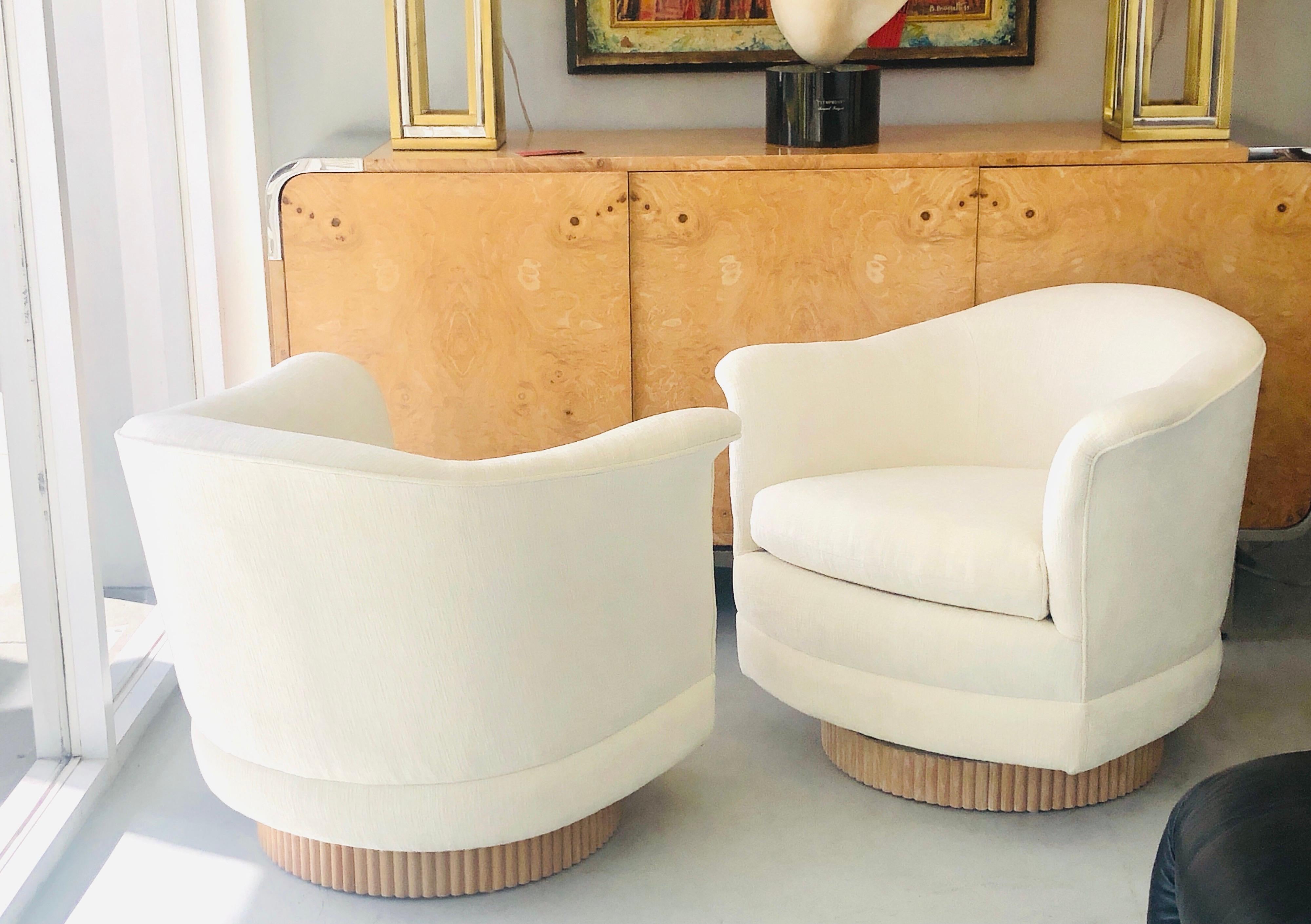 Milo Baughman for Thayer Coggin Swivel and Rocking Lounge Chairs, Oak Bases In Good Condition In Miami, FL