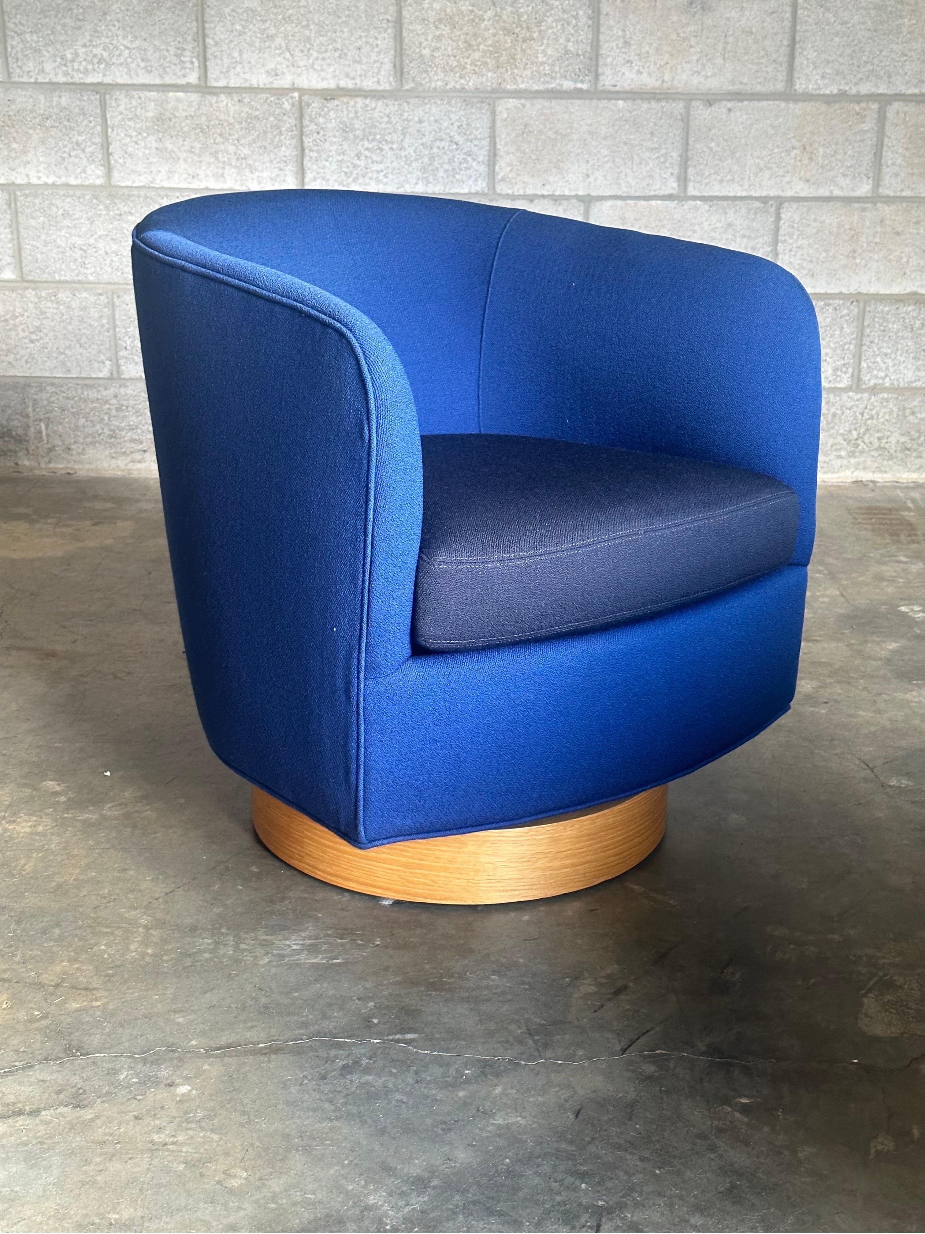 Milo Baughman pour Thayer Coggin Chaises pivotantes et inclinables en vente 1