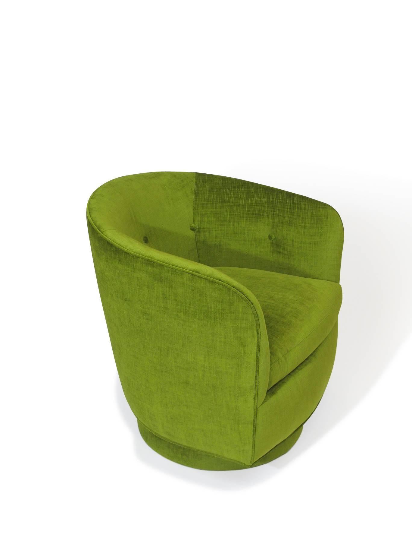 20th Century Milo Baughman for Thayer Coggin Swivel and Tilt Lounge Chair in Green Velvet