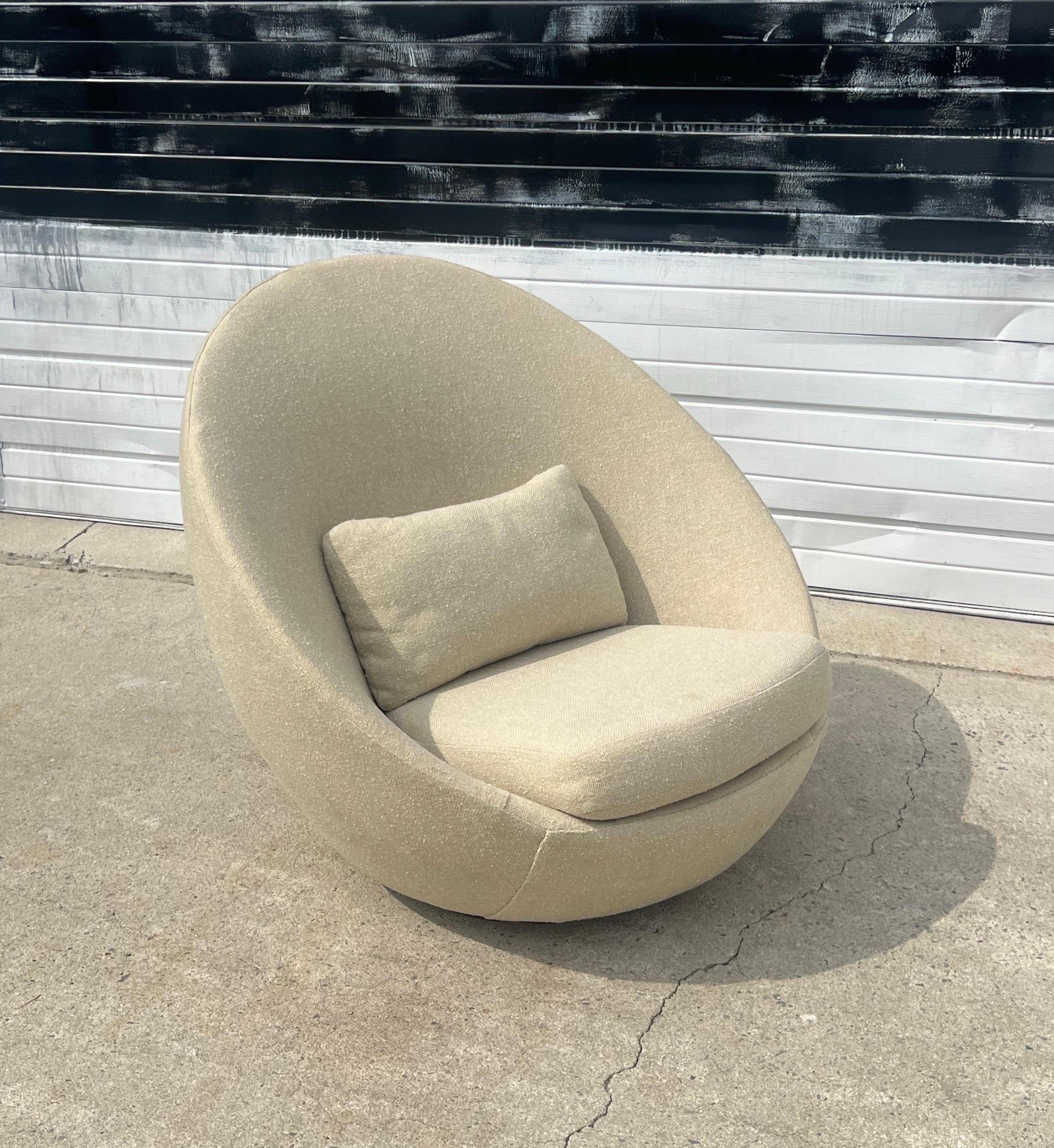 Mid-20th Century Milo Baughman for Thayer Coggin Swivel Egg Lounge