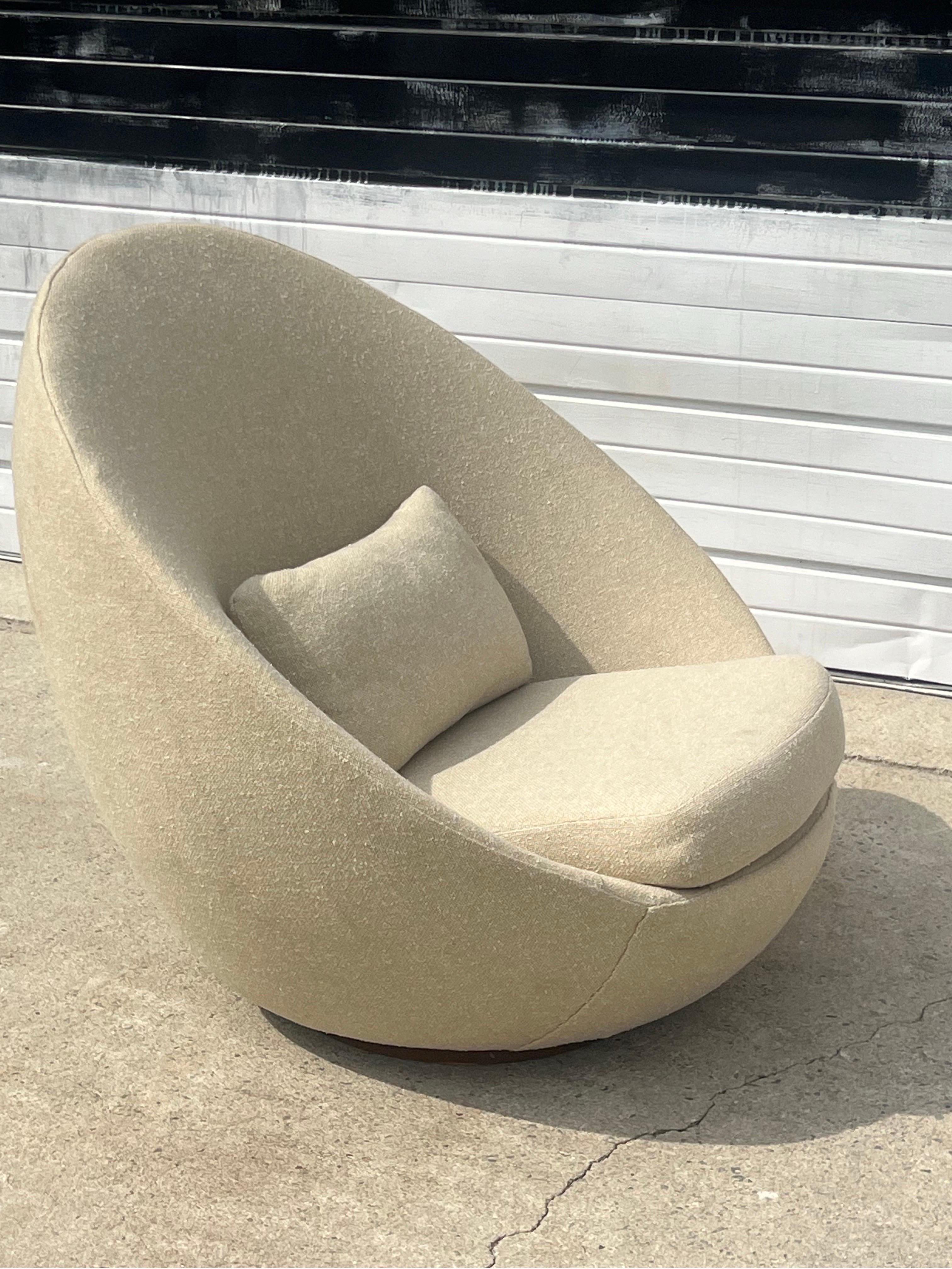Milo Baughman for Thayer Coggin Swivel Egg Lounge 2