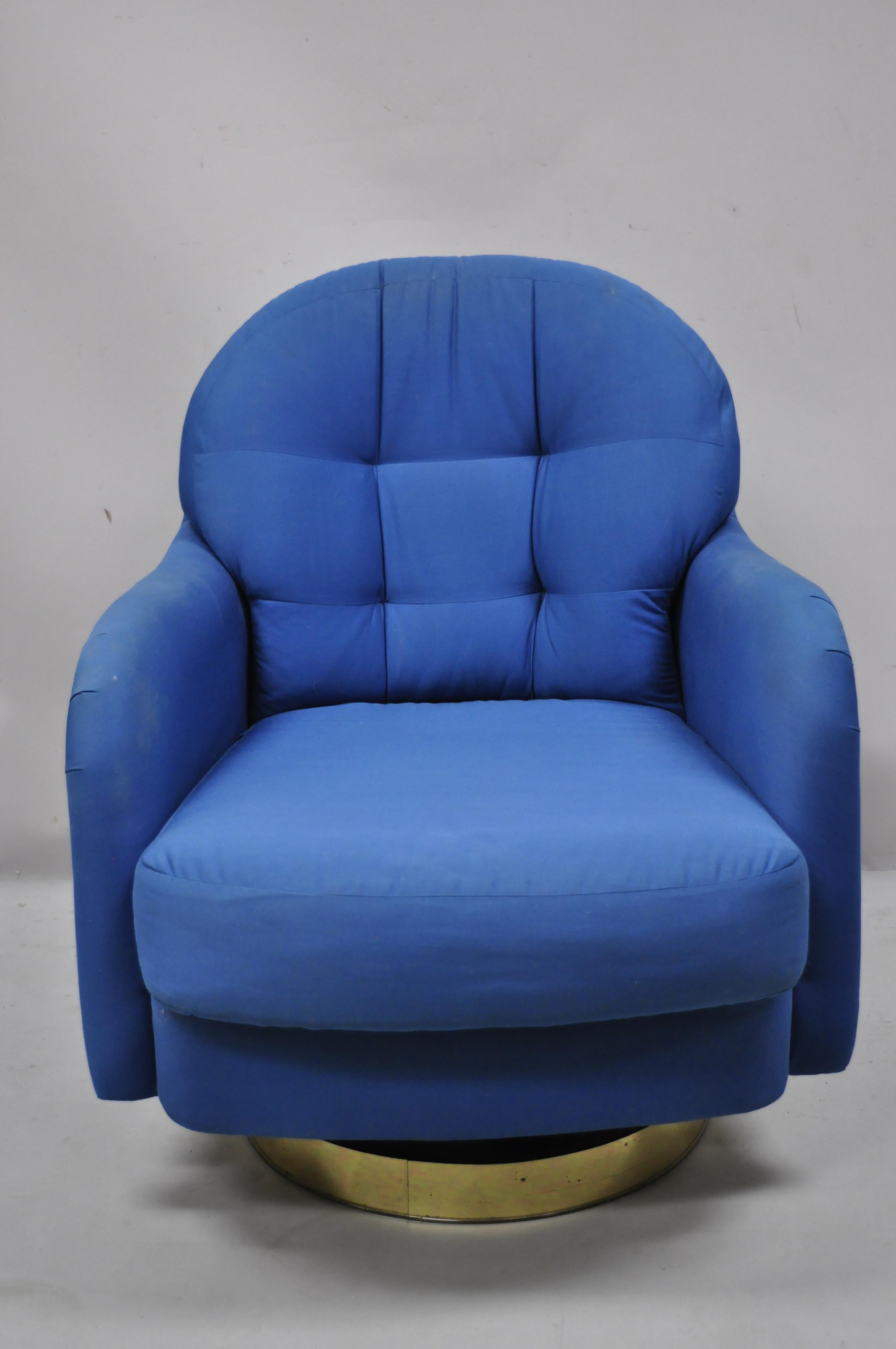 Milo Baughman for Thayer Coggin swivel tilt blue upholstered club lounge chair. Item features swivel and tilt seat, upholstered frame, original label, very nice vintage item, clean modernist lines, quality American craftsmanship, great style and