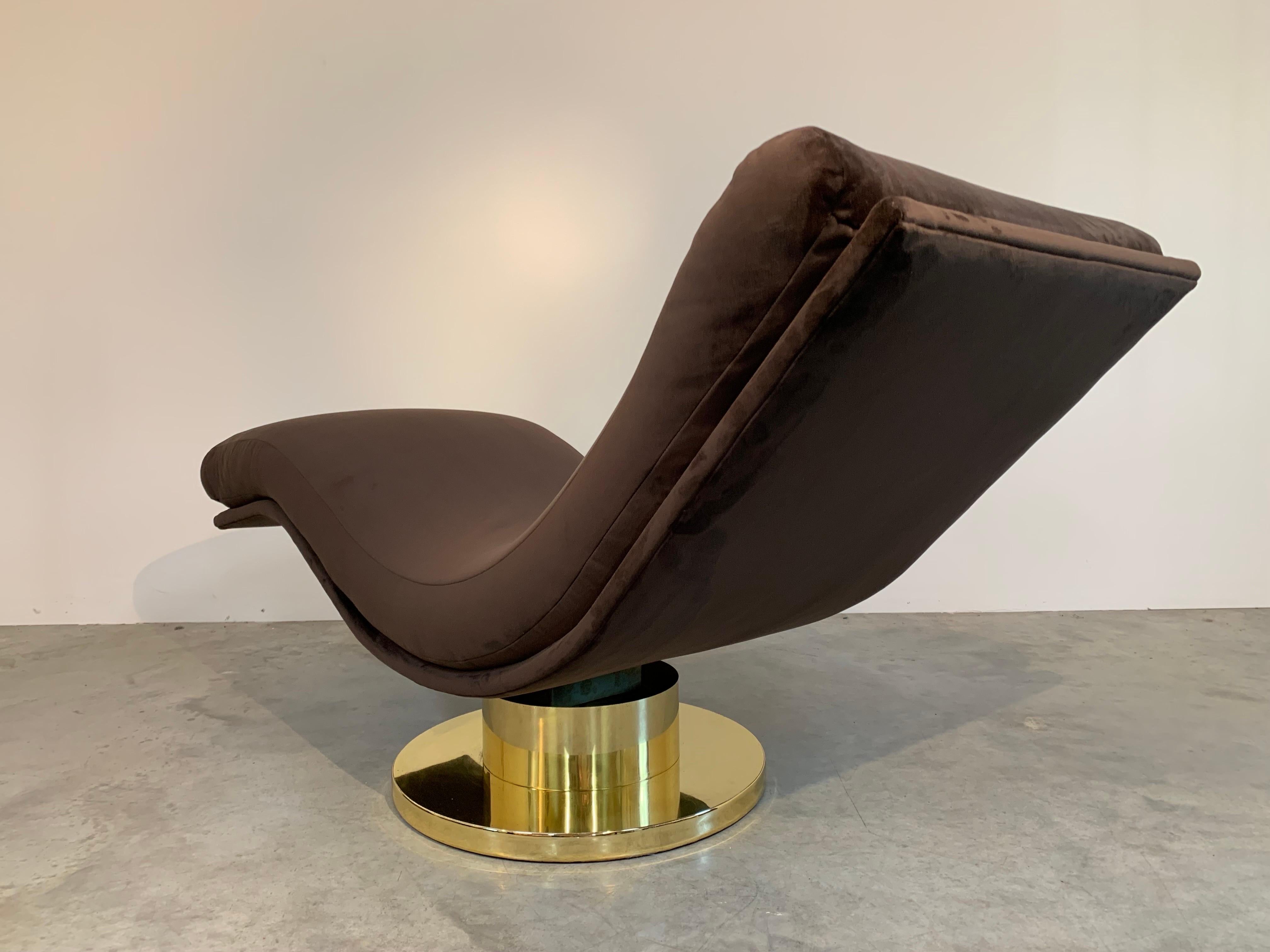 American Milo Baughman For Thayer Coggin Swivel ‘Wave’ Chaise Lounge