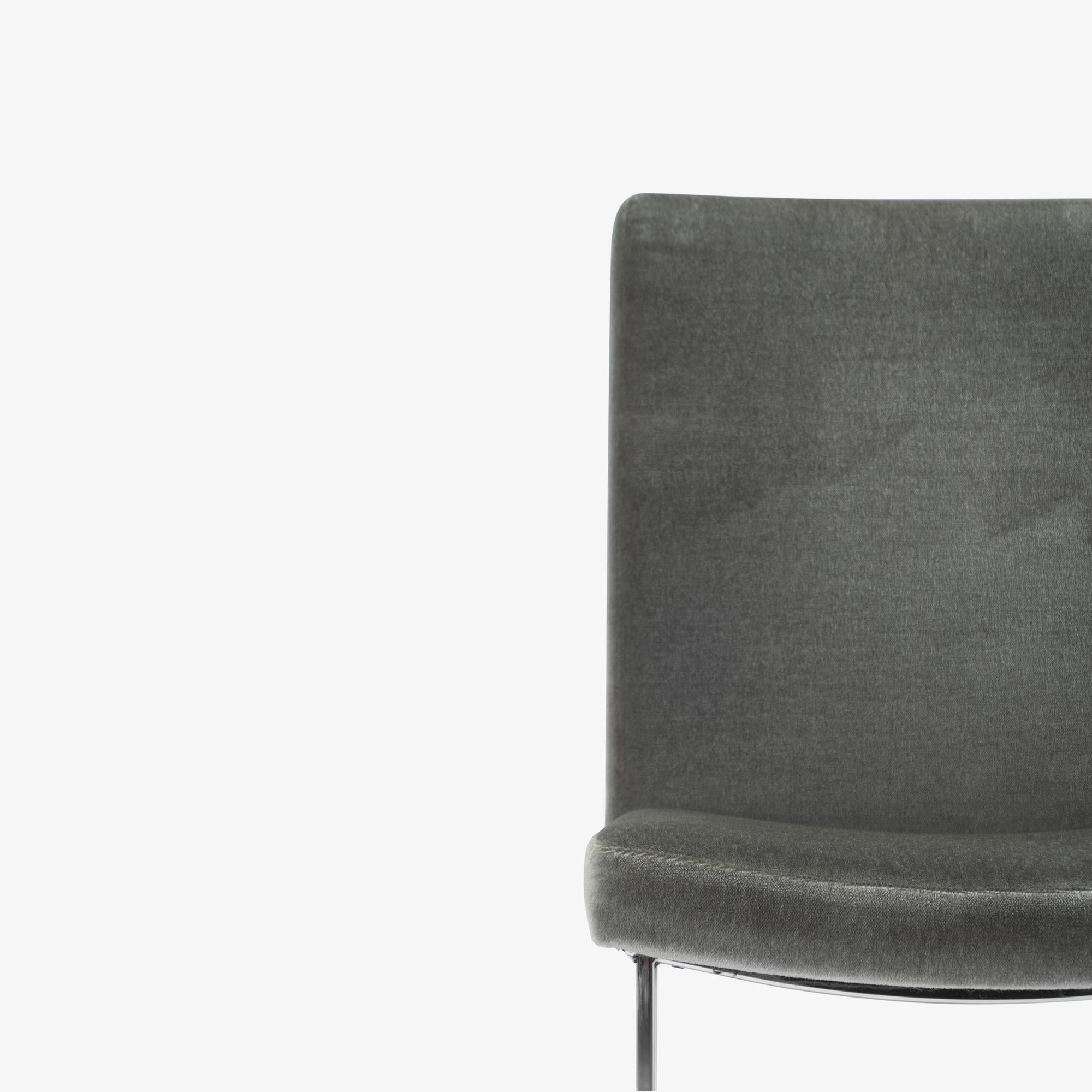 Milo Baughman per Thayer Coggin Sedie da pranzo a struttura sottile in mohair, set di 4 pezzi in vendita 3