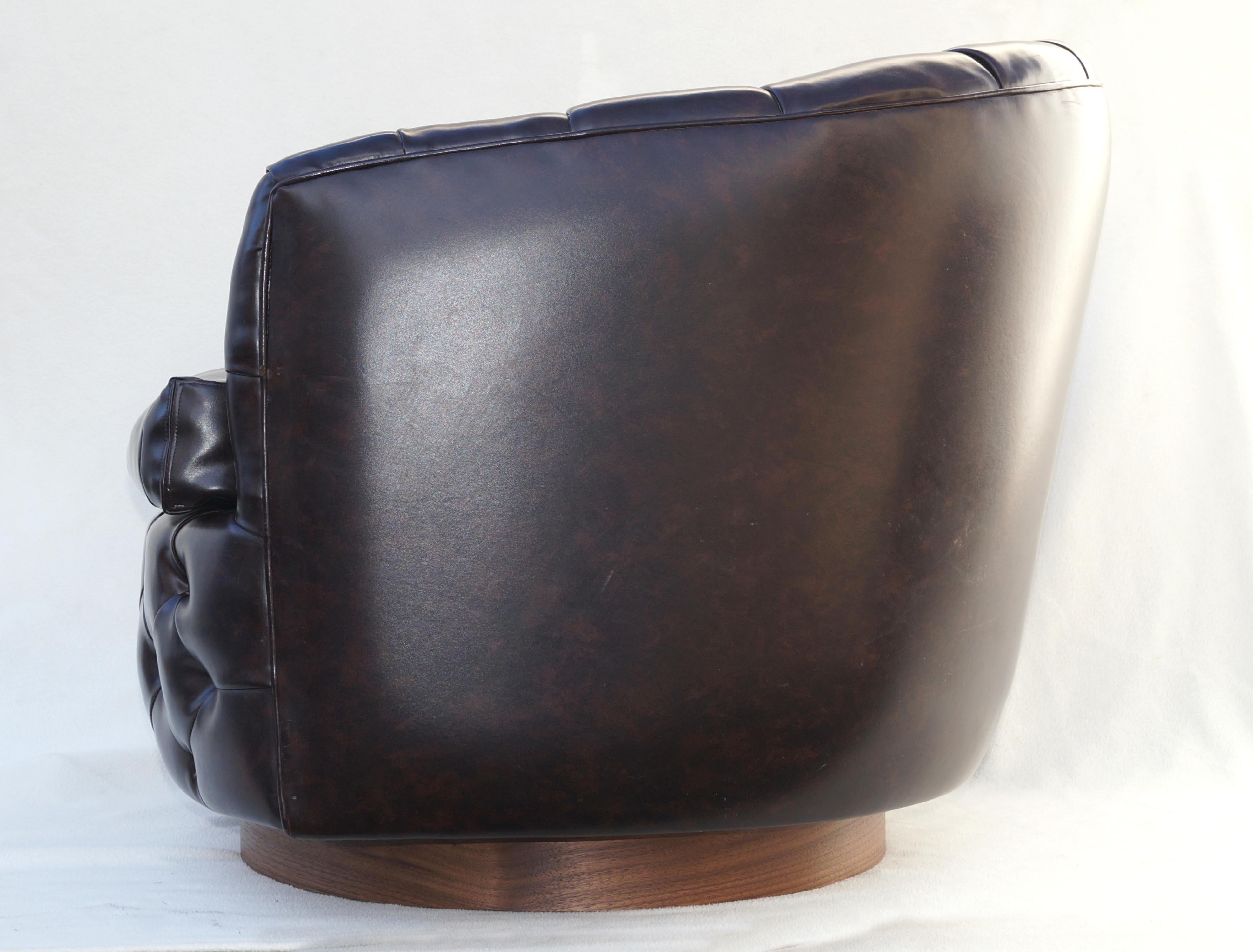 Americano Milo Baughman per Thayer Coggin Sedia da salotto girevole con schienale a botte imbottito in vendita