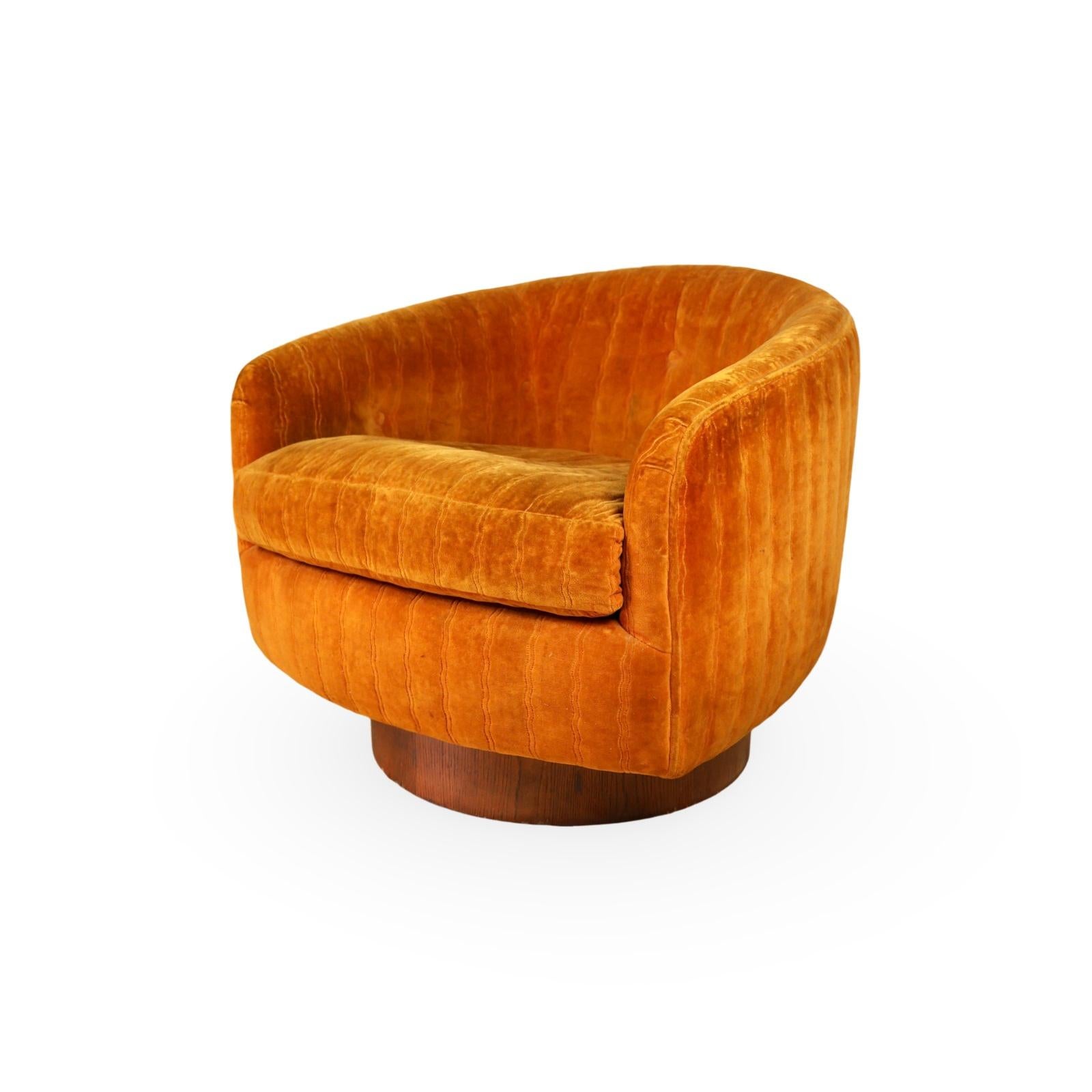 Mid-20th Century Milo Baughman for Thayer Coggin Vintage Swivel and Tilt Barrel Chair c. 1960s For Sale