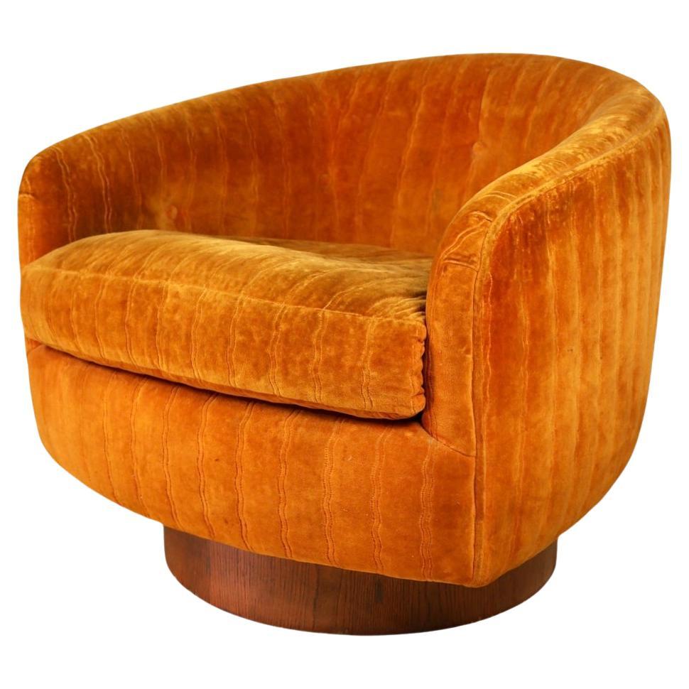 Milo Baughman for Thayer Coggin Vintage Swivel and Tilt Barrel Chair c. 1960s For Sale