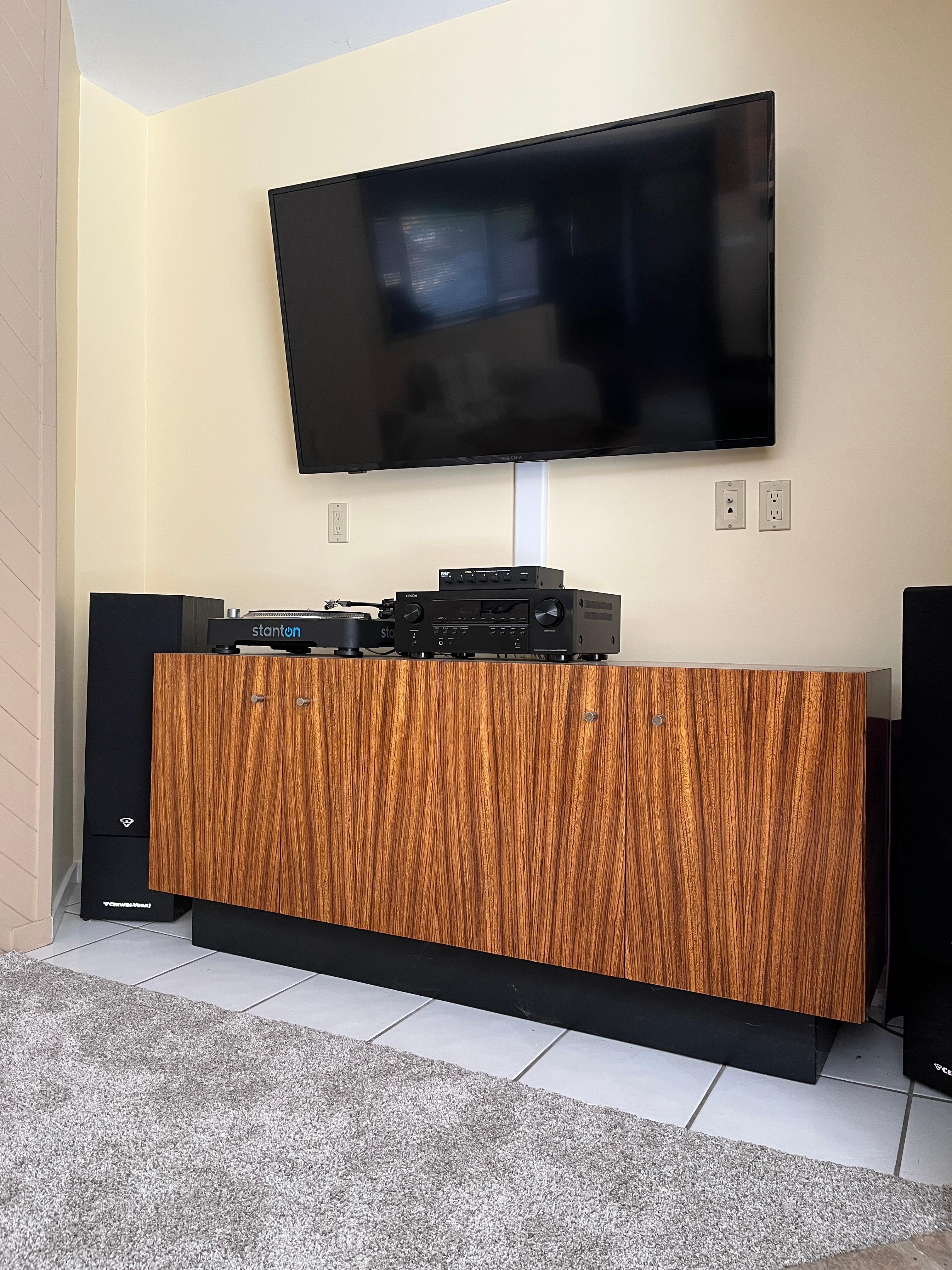 Milo Baughman para Thayer Coggin Armario credenza de madera de cebra en venta 1