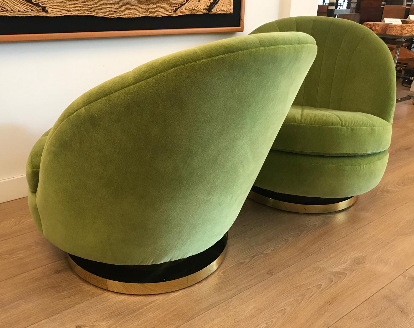 Milo Baughman, Green Swivel and Tilt Lounge Chairs, USA, 1970s In Excellent Condition In Miami, FL