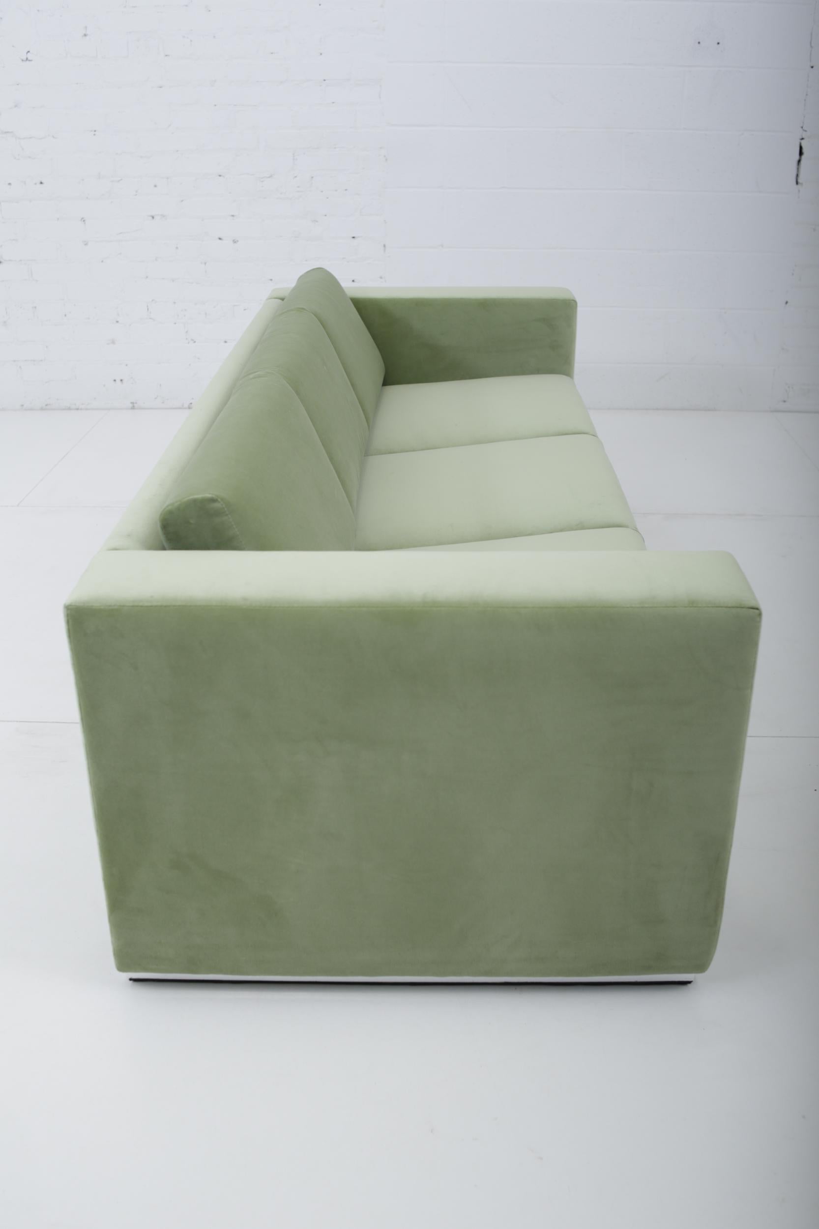 American Milo Baughman Green Velvet Sofa on Chrome Base, 1970