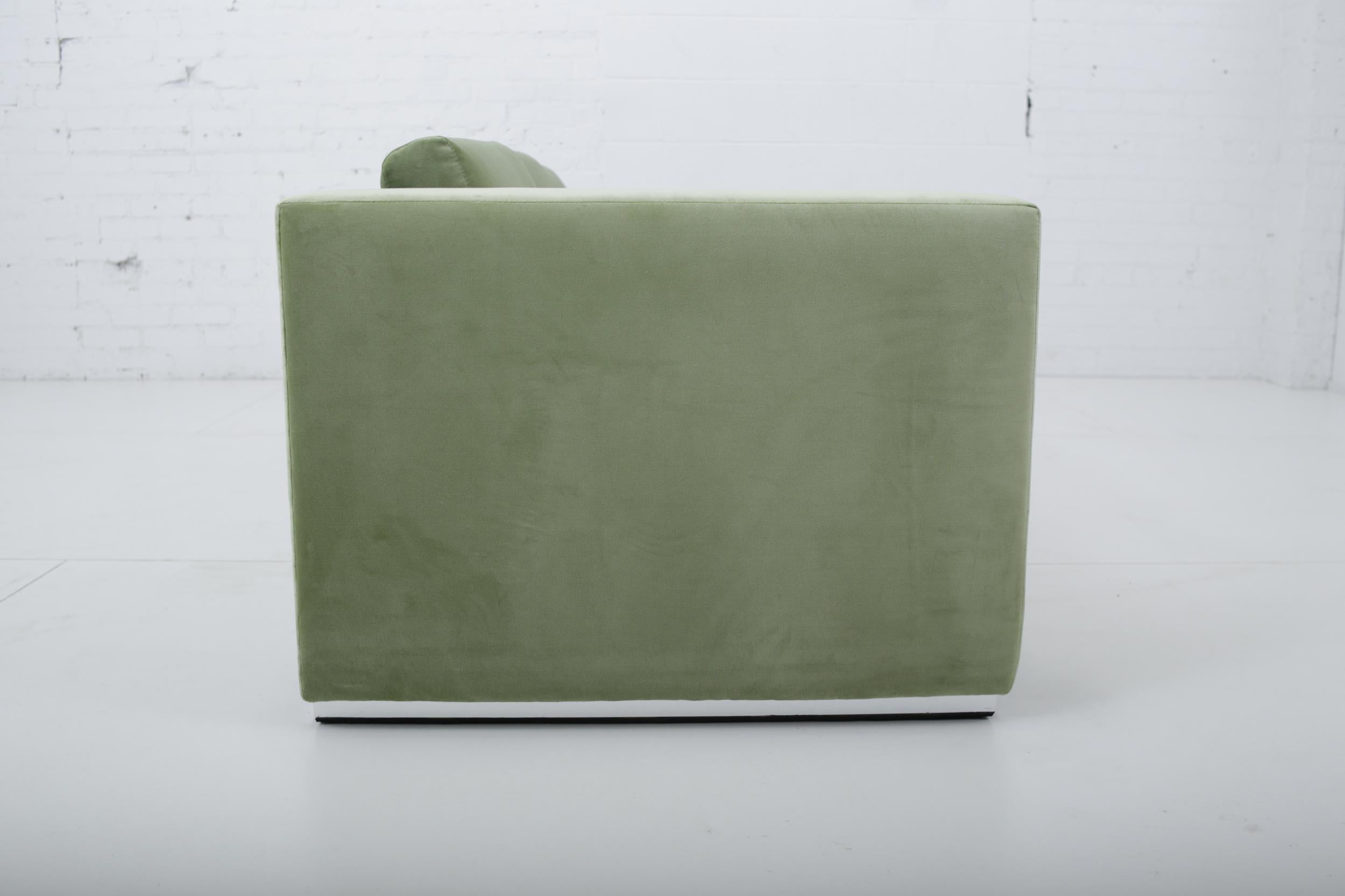 Milo Baughman Green Velvet Sofa on Chrome Base, 1970 In Excellent Condition In Chicago, IL