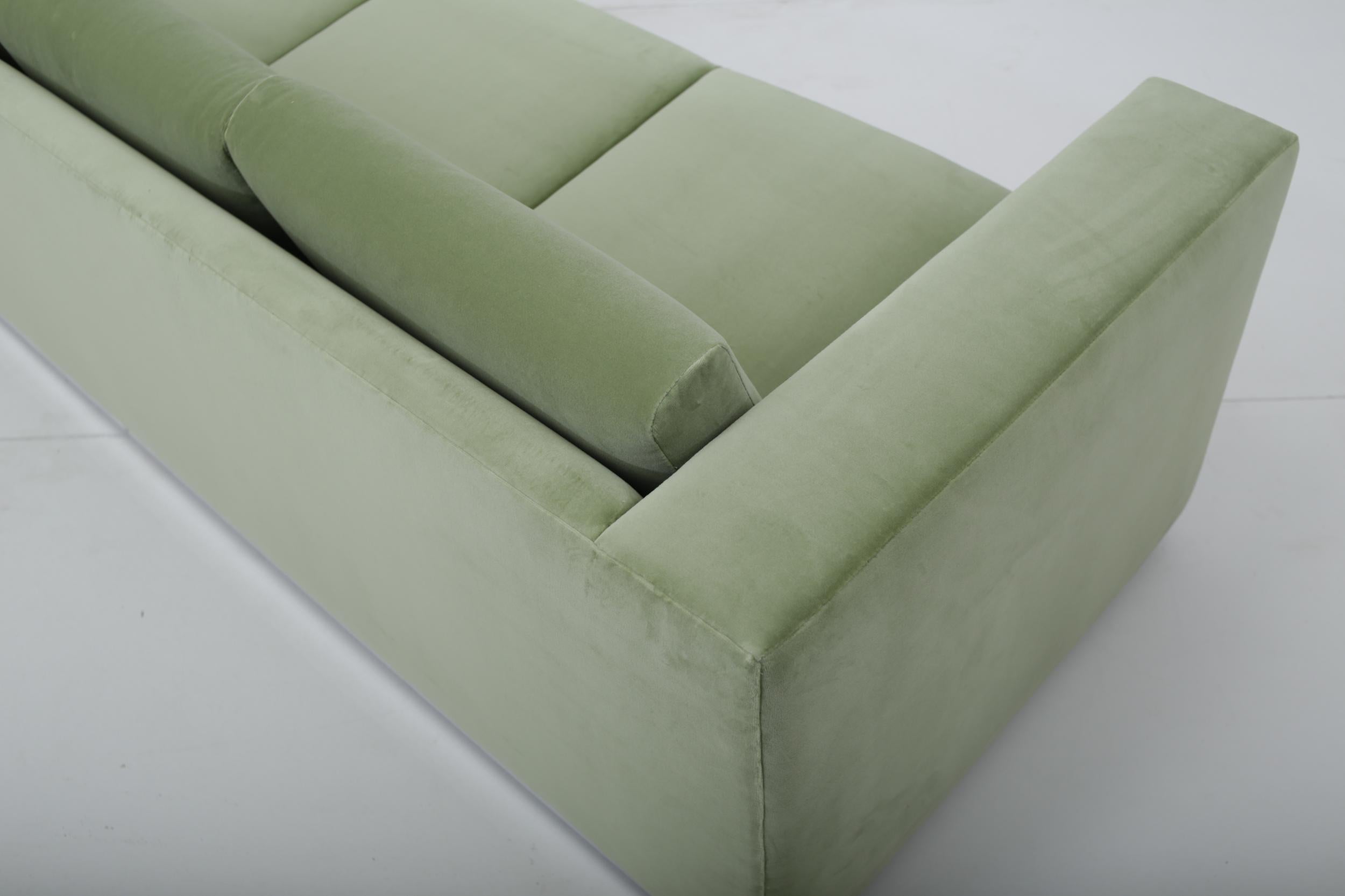Milo Baughman Green Velvet Sofa on Chrome Base, 1970 1