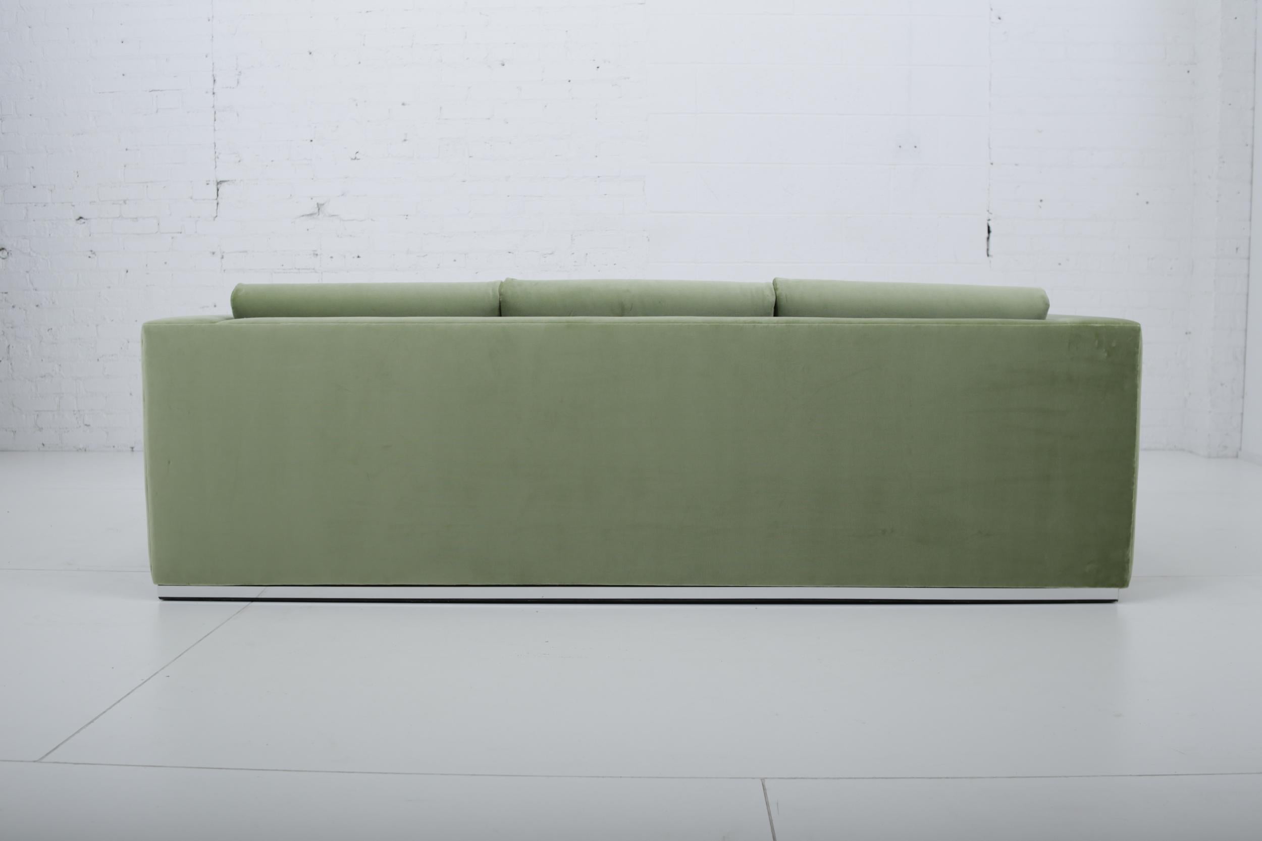 Milo Baughman Green Velvet Sofa on Chrome Base, 1970 2
