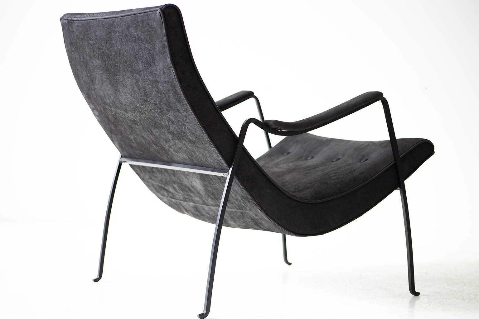 Designer: Milo Baughman

Manufacturer: Thayer Coggin
Period and Model: Mid-Century Modern
Specs: Metal, High-Grade Leather

Condition

This Milo Baughman leather and iron lounge chair for Thayer Coggin is in excellent restored condition. The