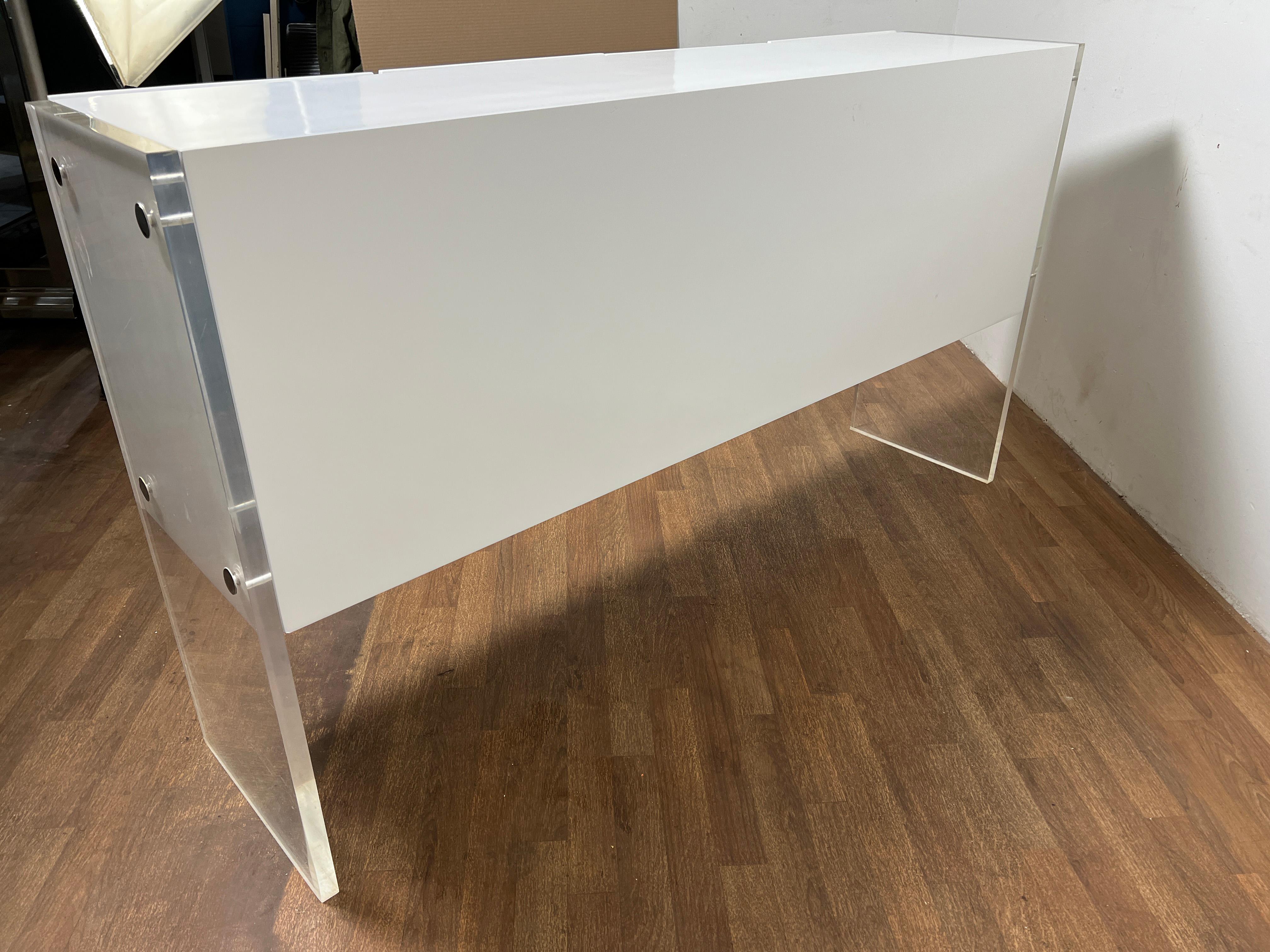 Milo Baughman Lacquered Credenza with Lucite Sides, Circa 1970s 5