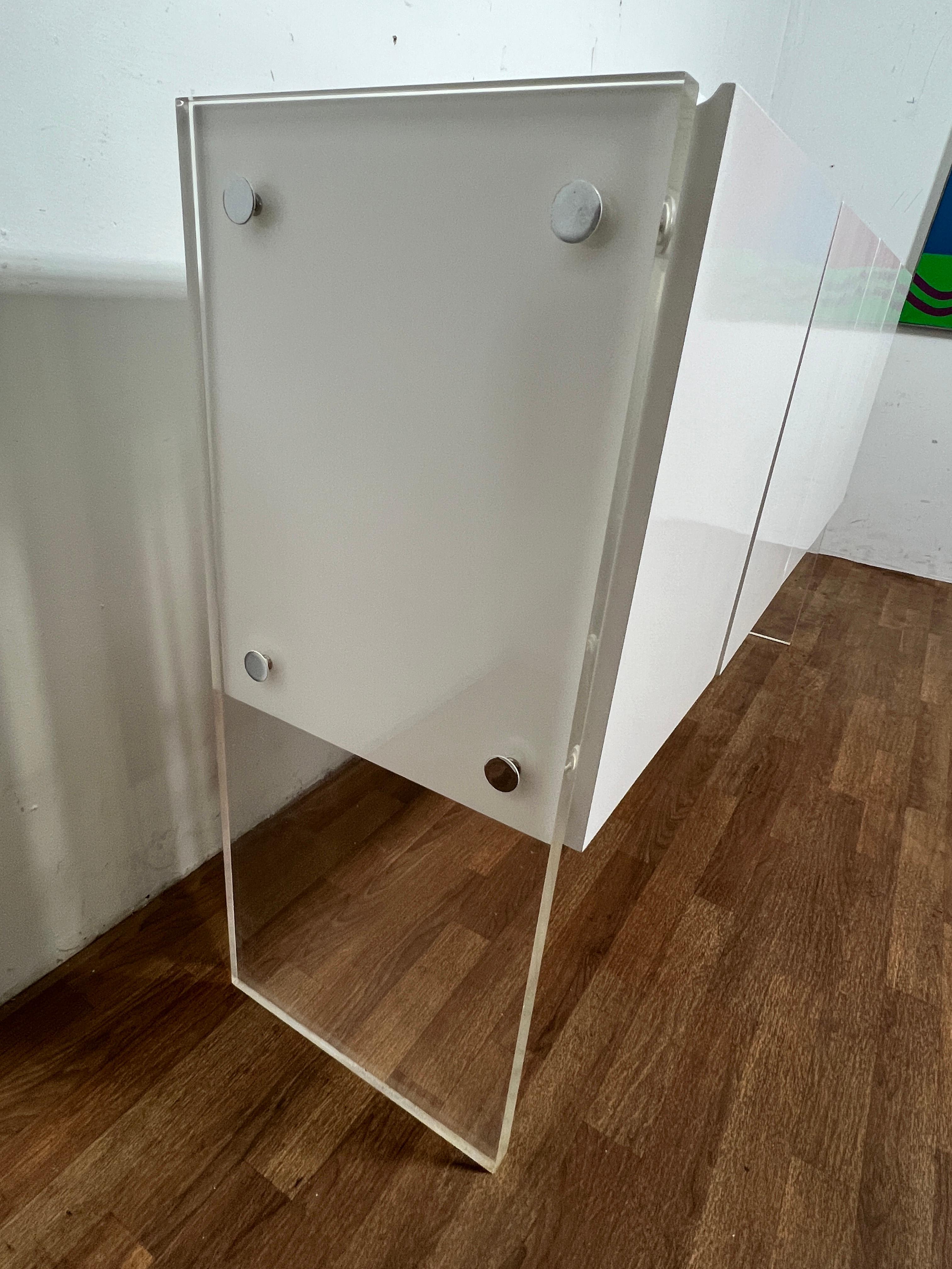 Milo Baughman Lacquered Credenza with Lucite Sides, Circa 1970s 1