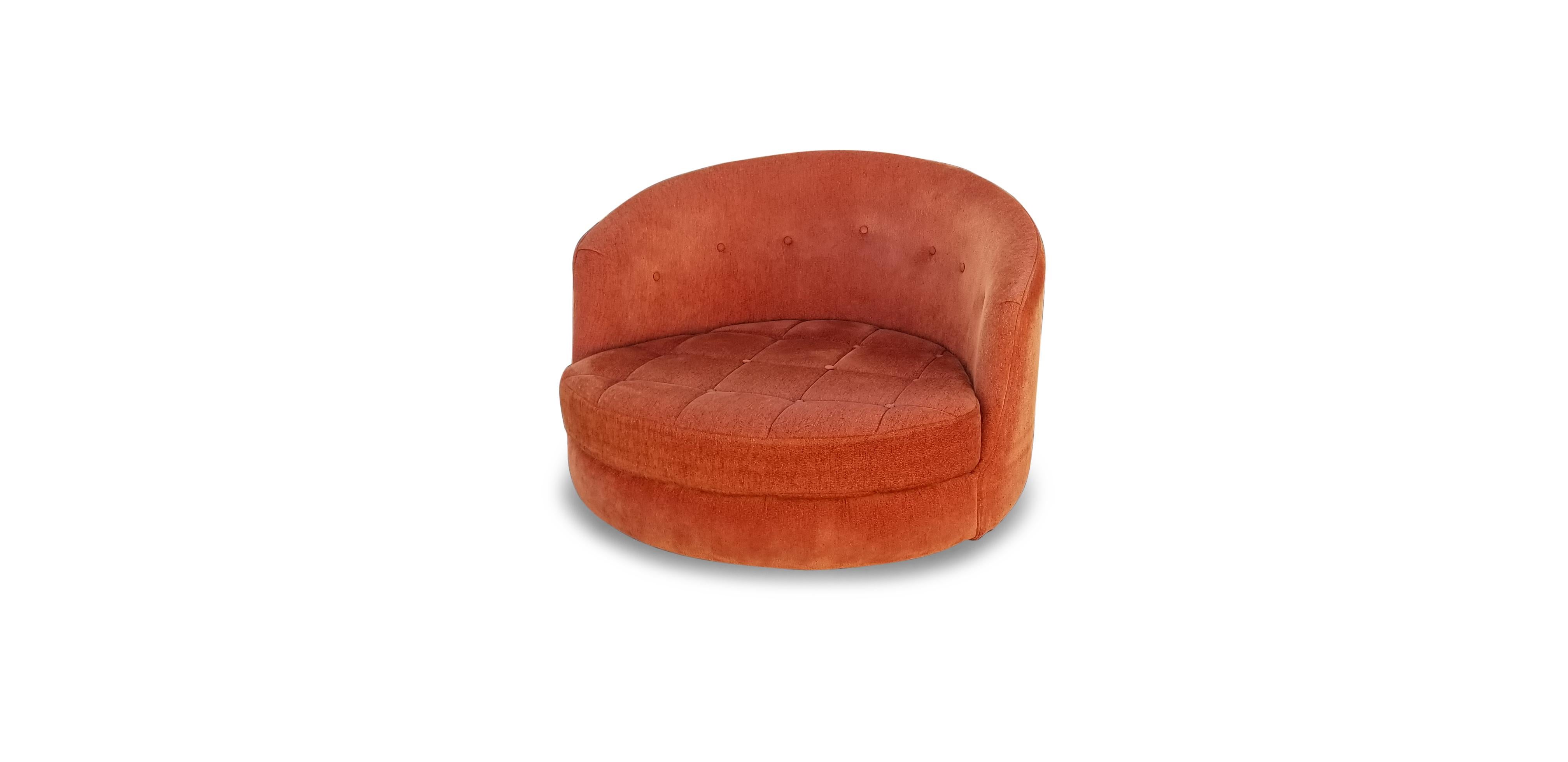 Mid-Century Modern Milo Baughman Large Swivel Lounge Chair