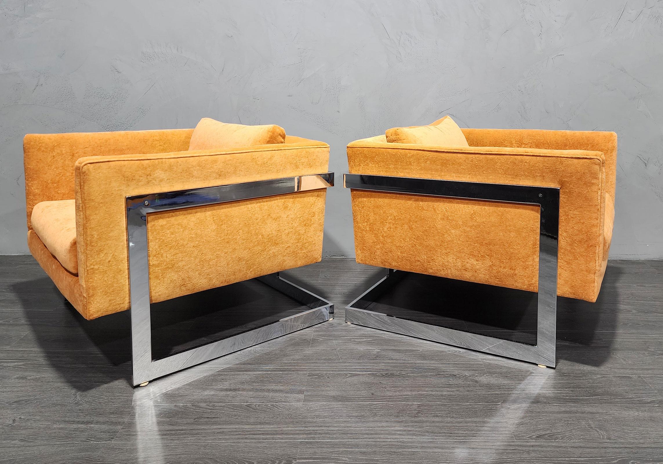 Tissu d'ameublement Milo Baughman - Grandes chaises longues à dossier en T en microfibre orange en vente