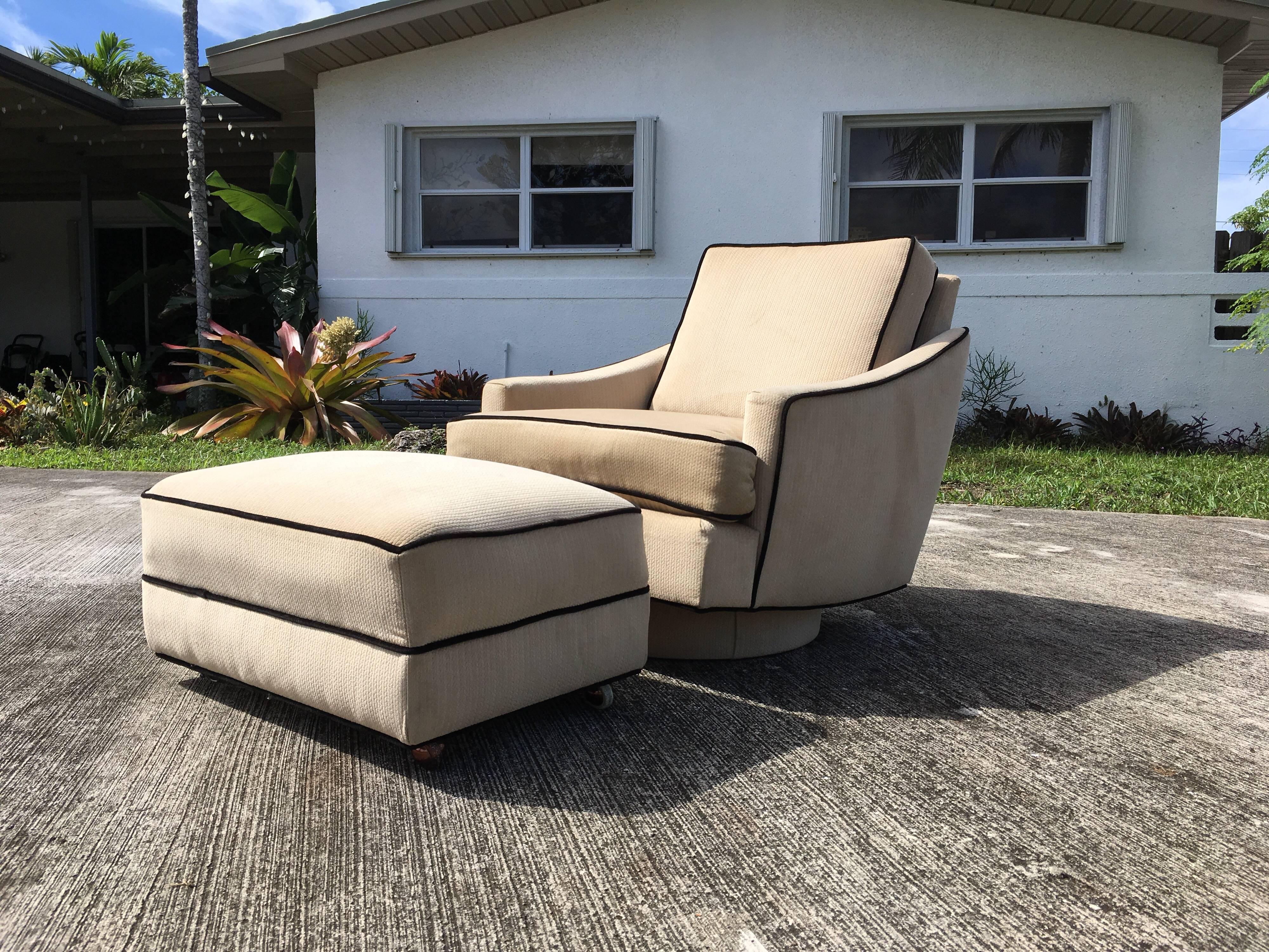 Late 20th Century Milo Baughman Lounge Chair with Ottoman For Sale