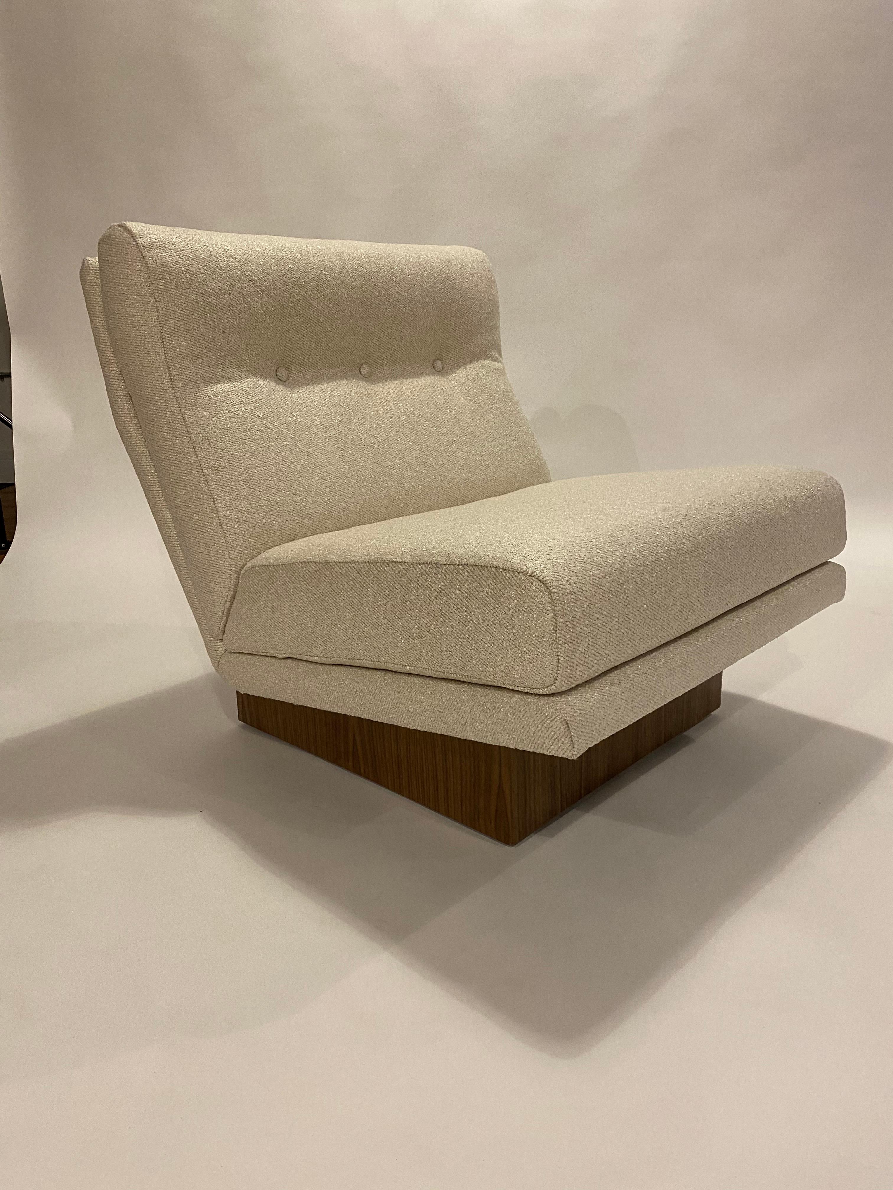 Milo Baughman Lounge Chairs on Walnut Plinths 5