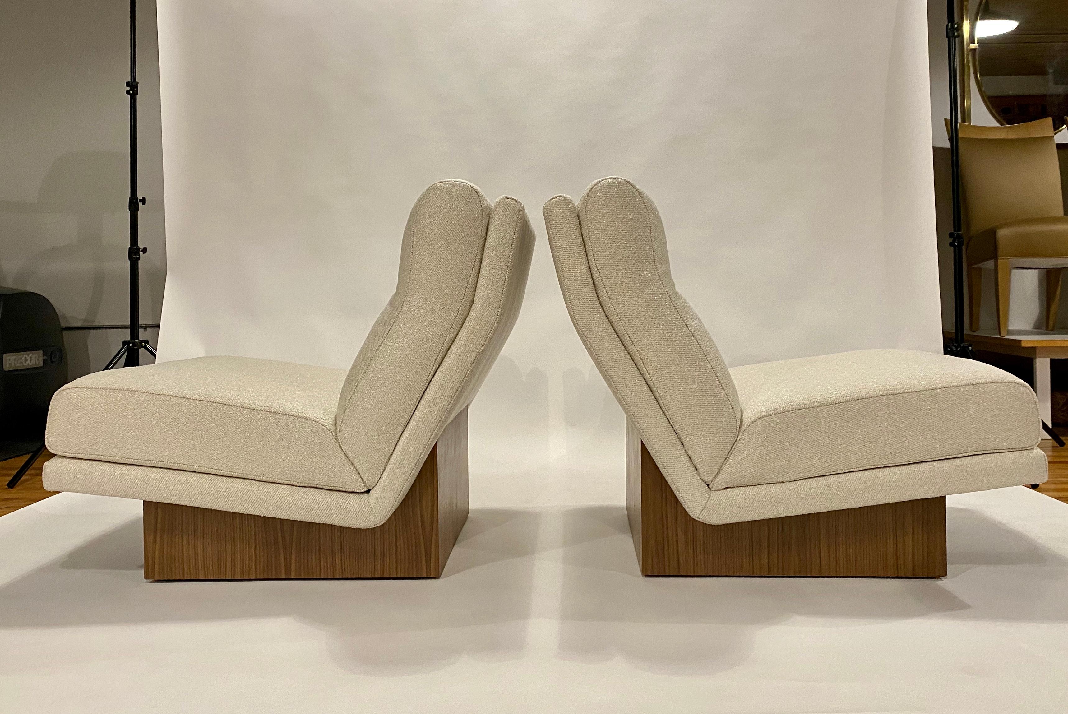 Bouclé Milo Baughman Lounge Chairs on Walnut Plinths