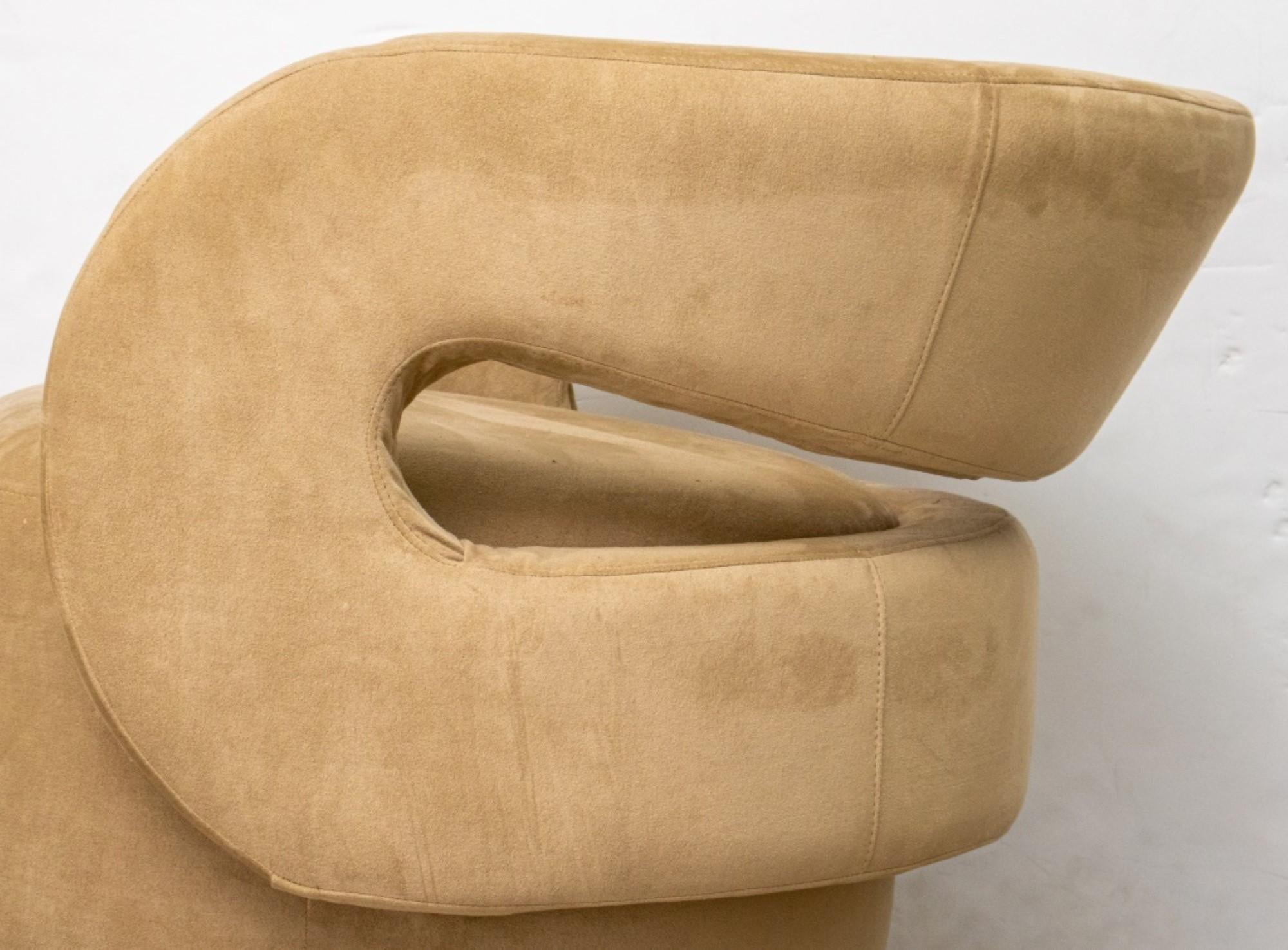 Milo Baughman Manner Swivel Chair In Good Condition For Sale In New York, NY