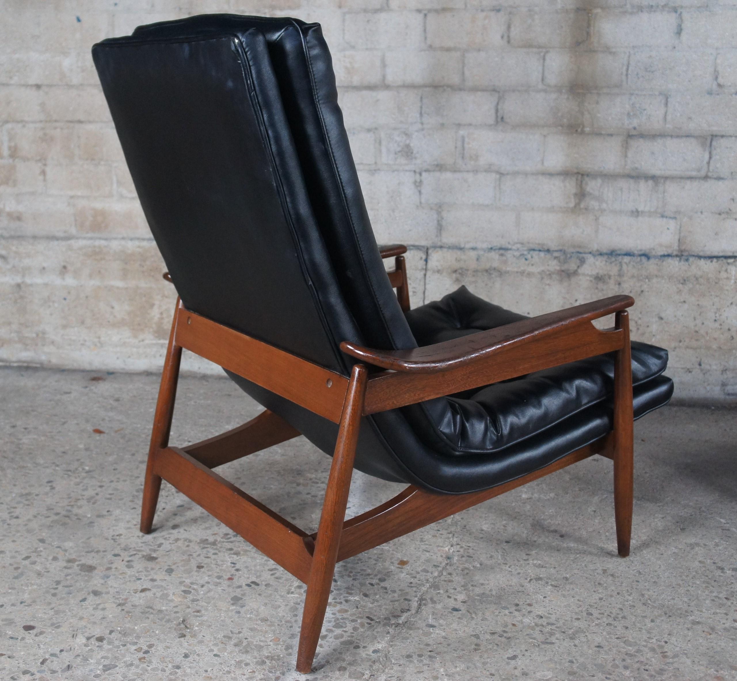 Milo Baughman Mid-Century Modern Black Scoop Lounge Armchair & Ottoman 1
