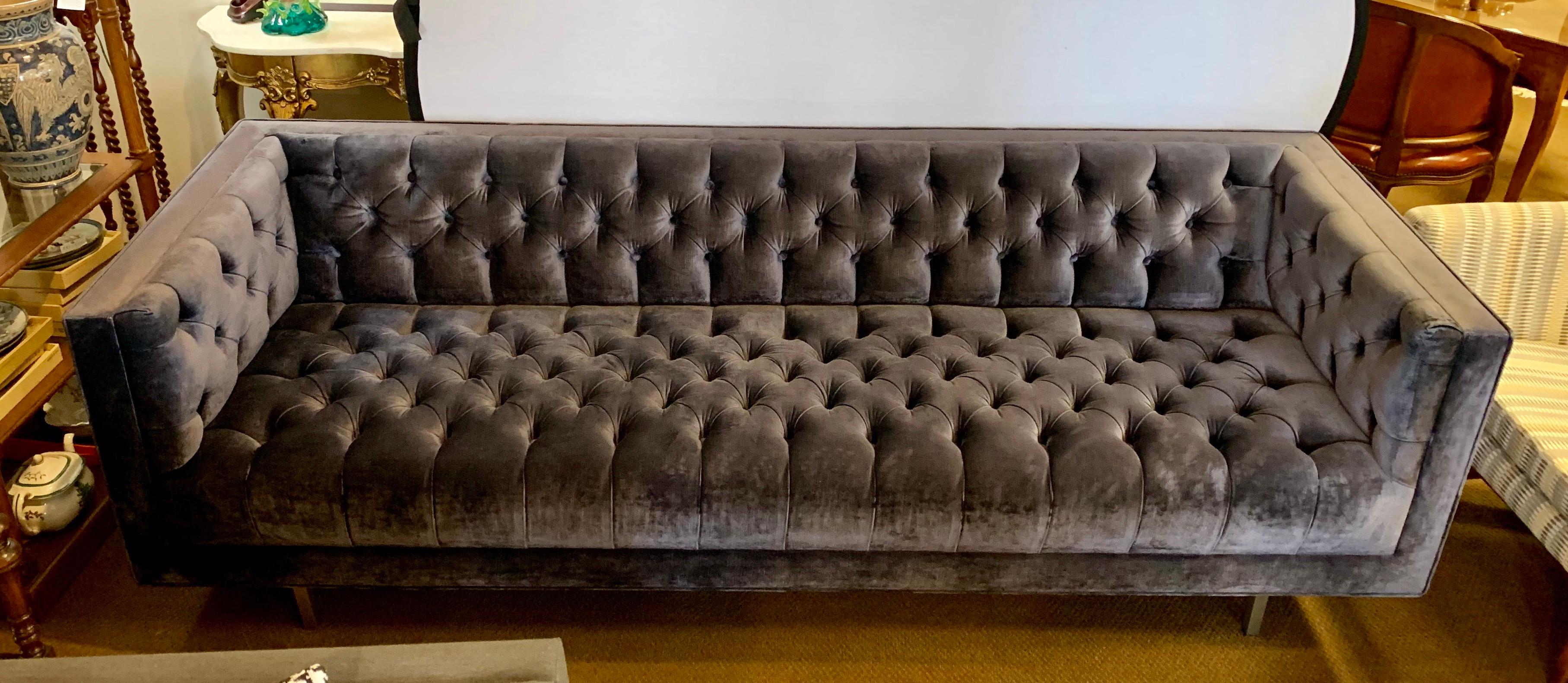 Milo Baughman Mid-Century Modern Chesterfield Tufted Sofa In Good Condition In West Hartford, CT