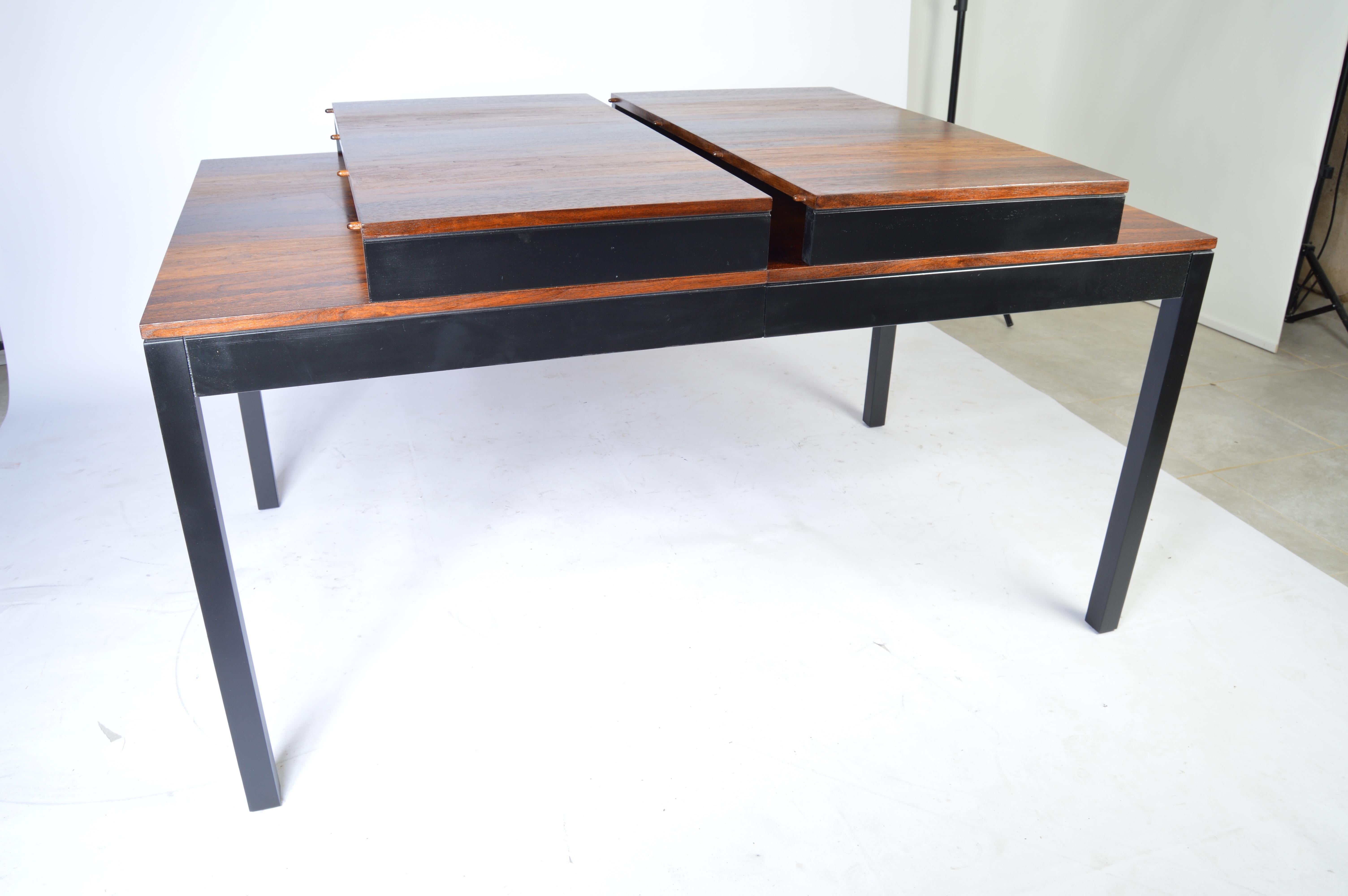 Milo Baughman Mixed Wood Dining Table for Directional In Good Condition In Southampton, NJ