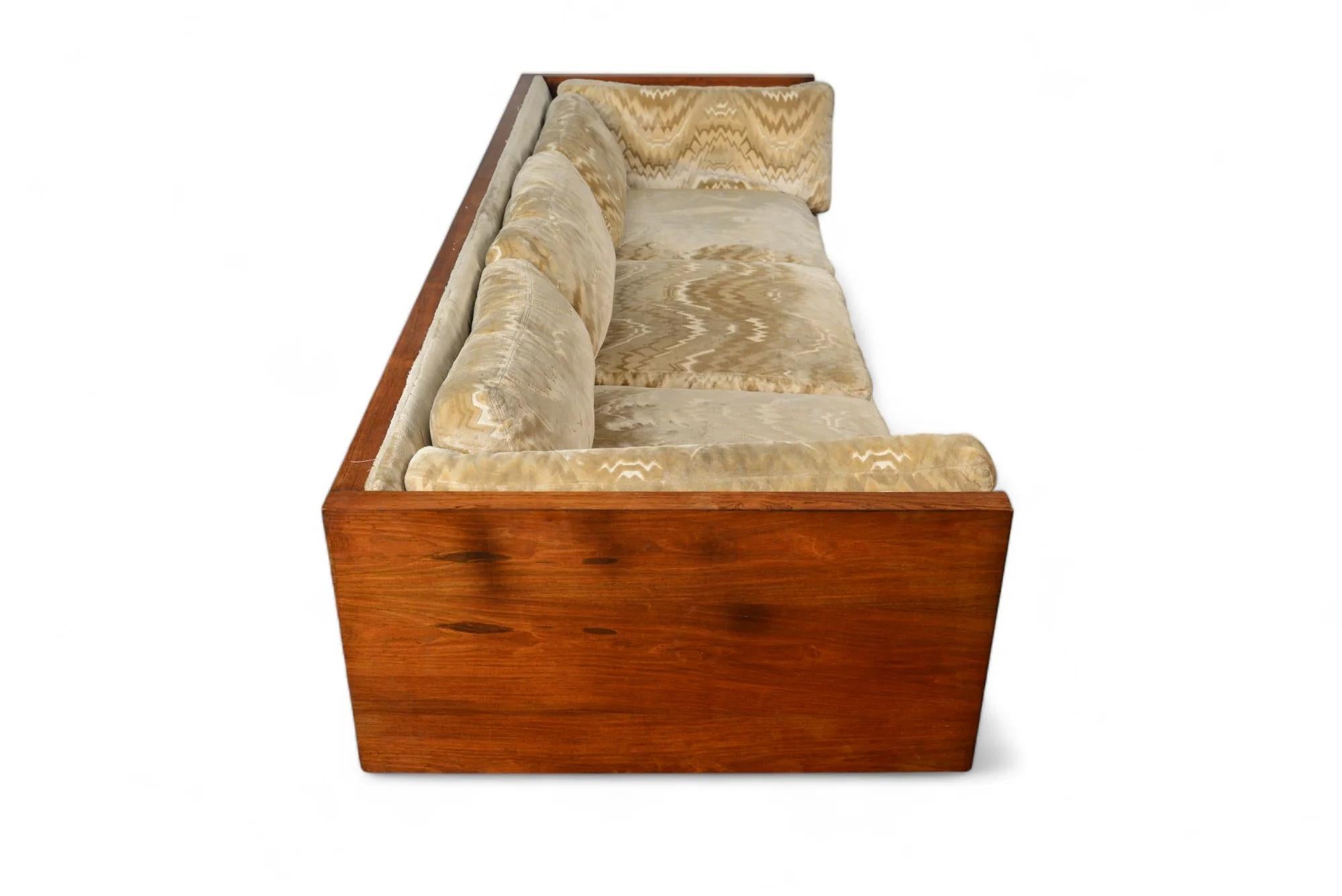 Milo Baughman Modell 2165 Sofa aus Palisanderholz + Chrom im Zustand „Gut“ im Angebot in Berkeley, CA