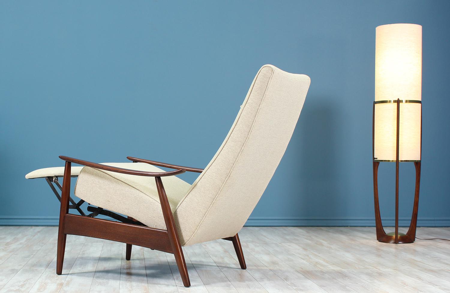 Mid-Century Modern Milo Baughman Model-74 Reclining Chair for Thayer Coggin