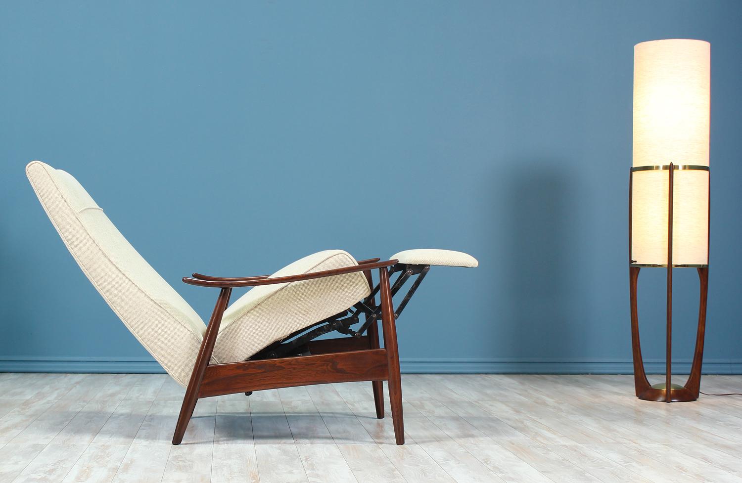Milo Baughman Model-74 Reclining Chair for Thayer Coggin In Excellent Condition In Los Angeles, CA