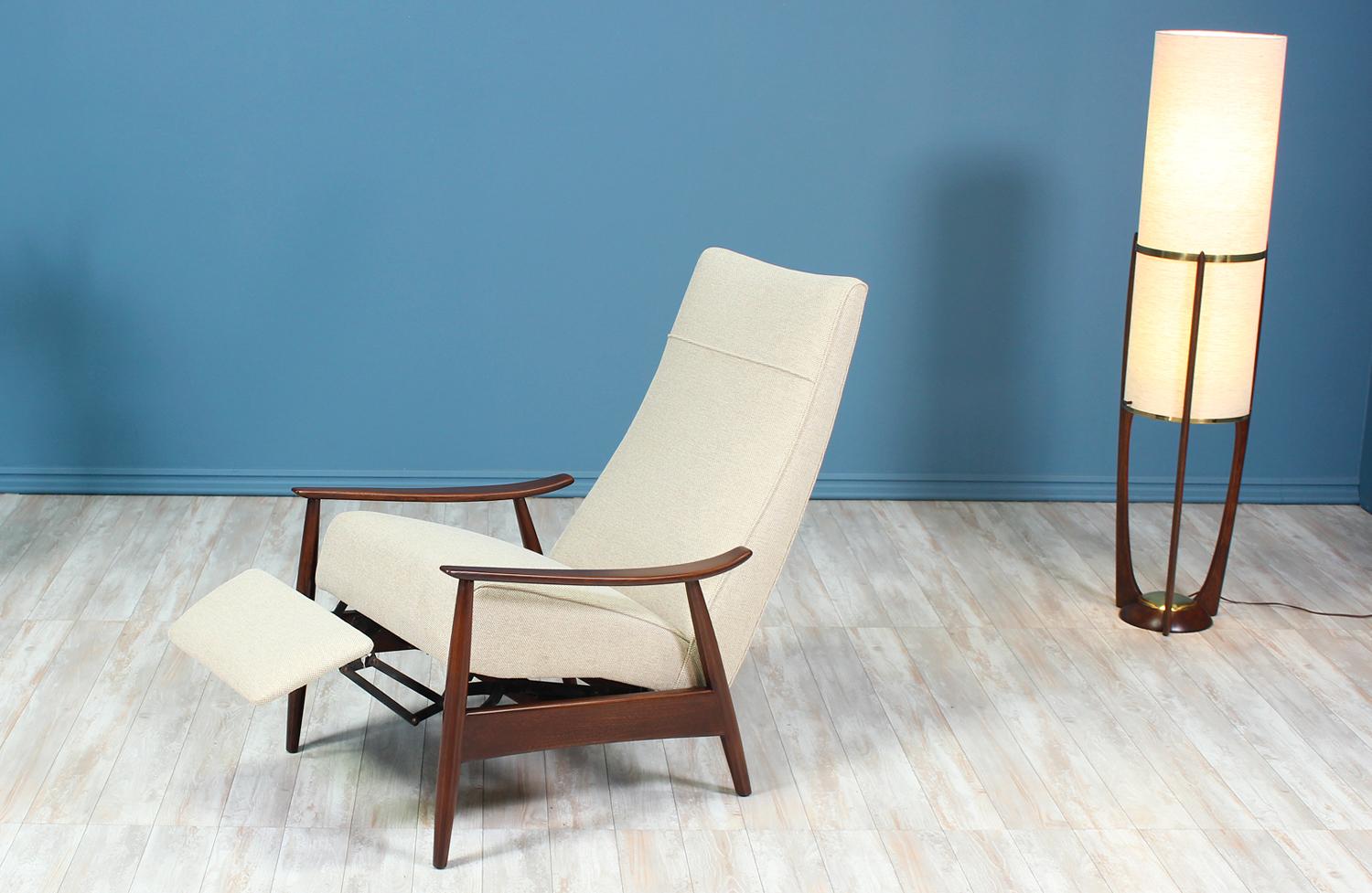 Mid-20th Century Milo Baughman Model-74 Reclining Chair for Thayer Coggin