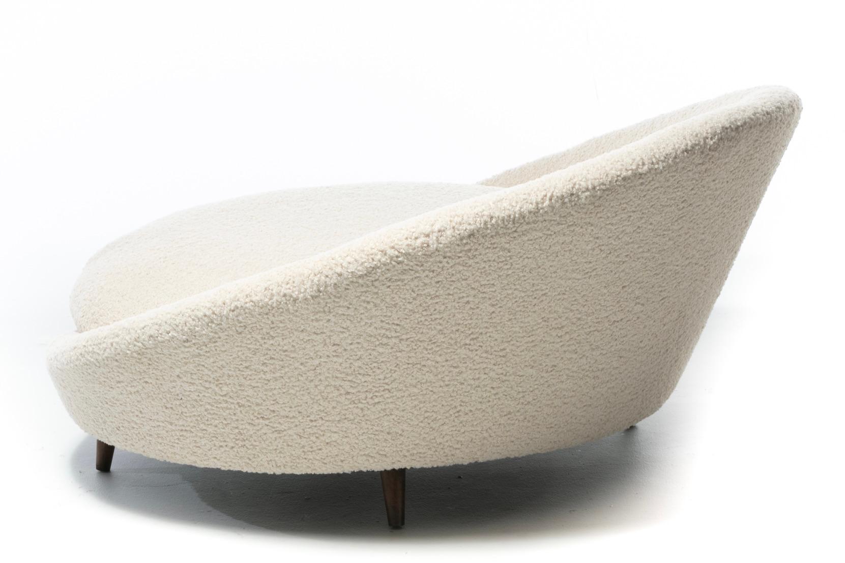 Milo Baughman Style Monumental Satellite Chair in Soft Ivory White Bouclé c.1960 For Sale 1