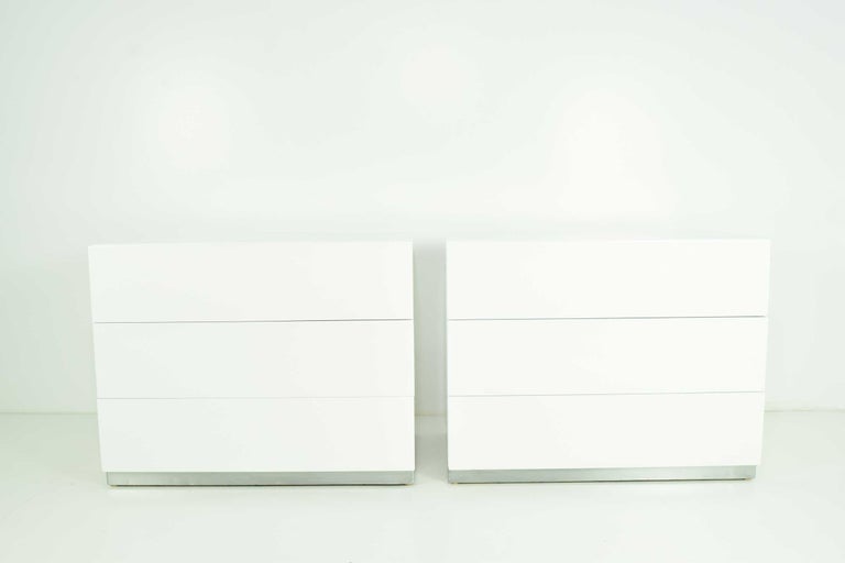 20th Century Milo Baughman Nightstands in White Lacquer For Sale