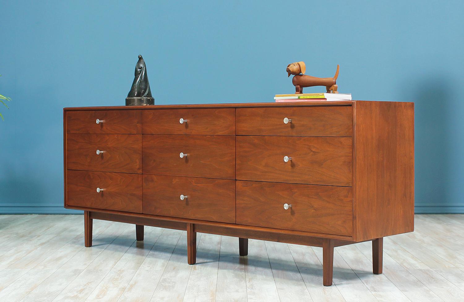 Mid-Century Modern Milo Baughman Nine-Drawer Dresser for Glenn of California