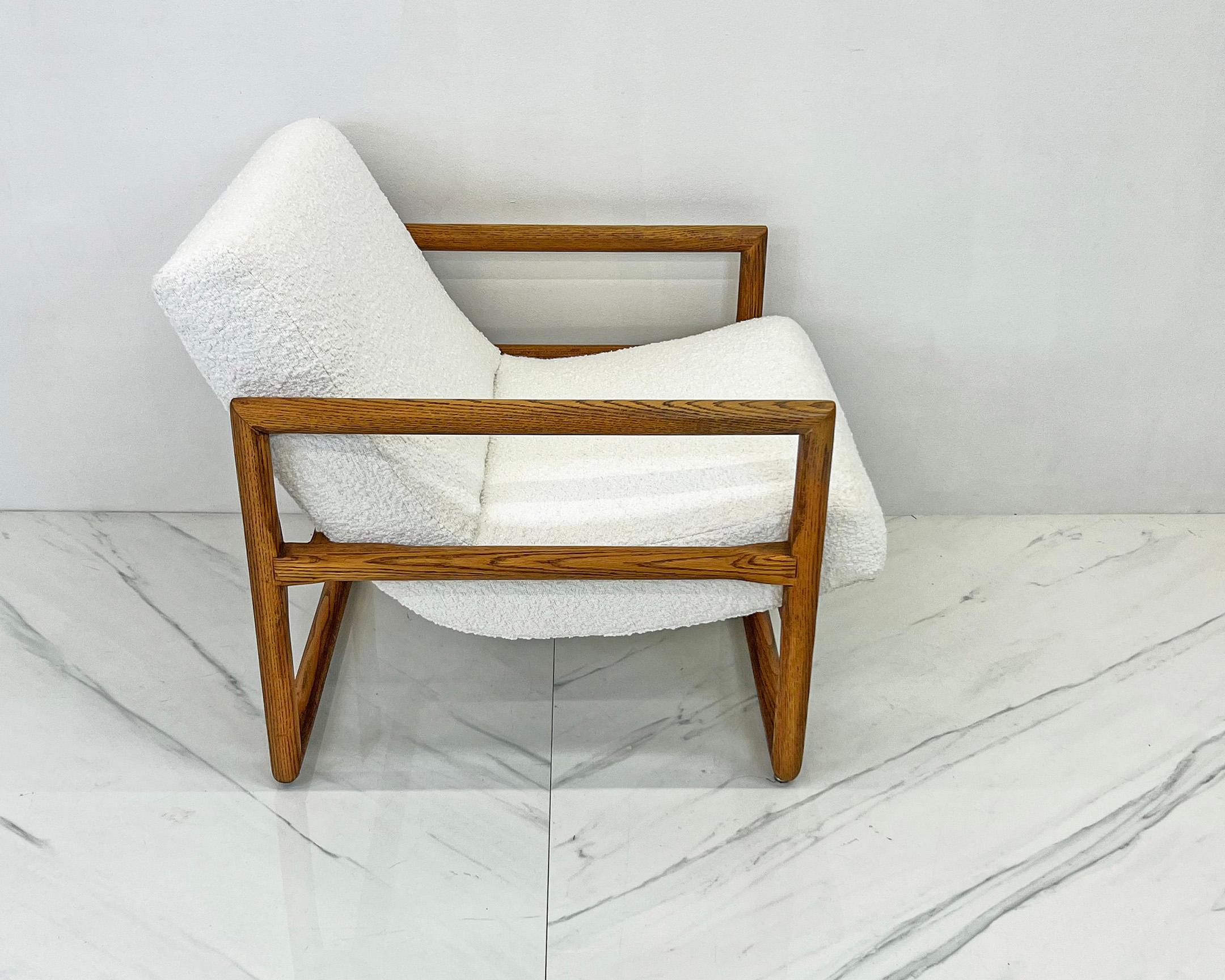 Milo Baughman Oak Framed Scoop Lounge Chair, White Bouclé, 1980s 5