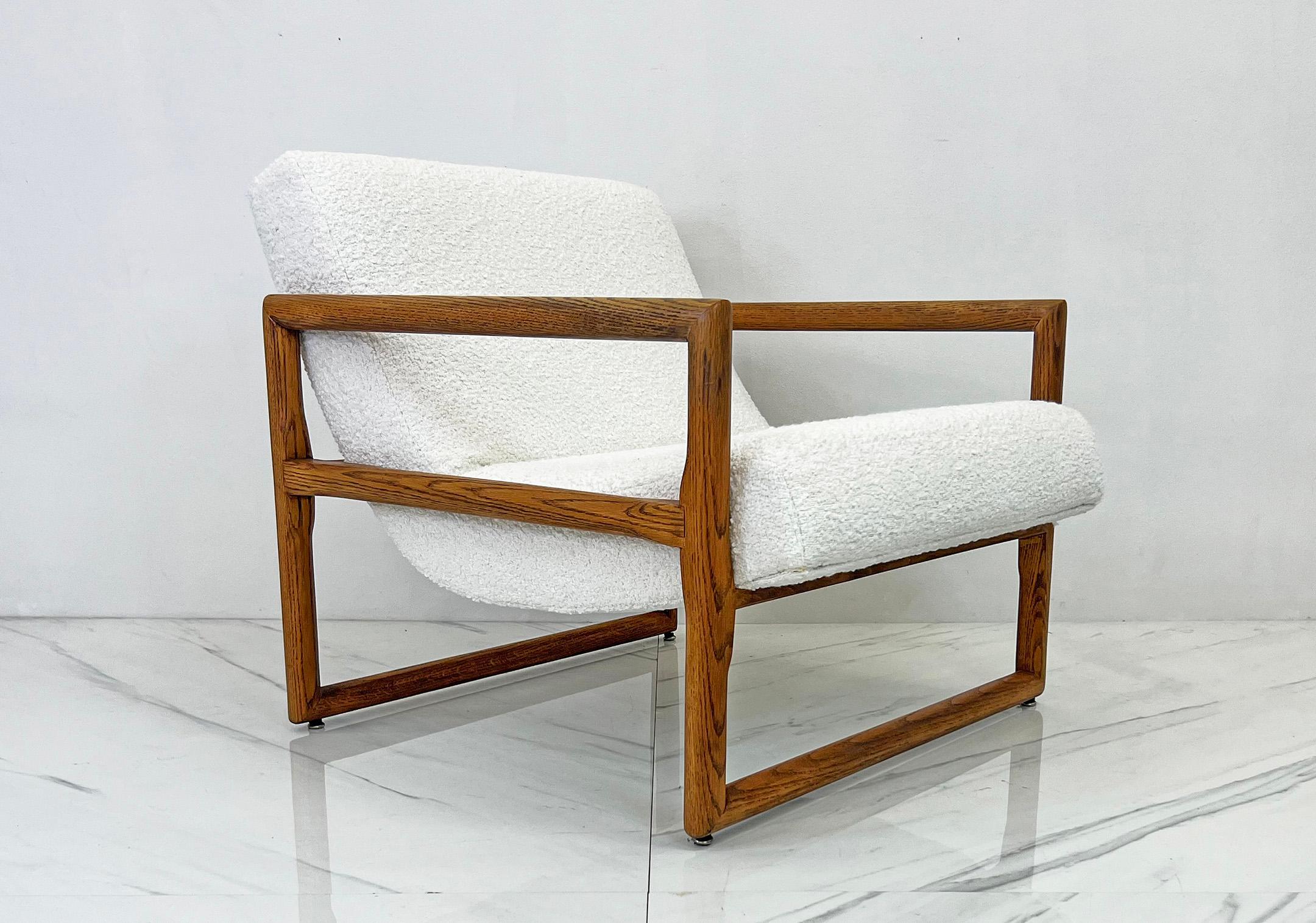 Milo Baughman Oak Framed Scoop Lounge Chair, White Bouclé, 1980s 6