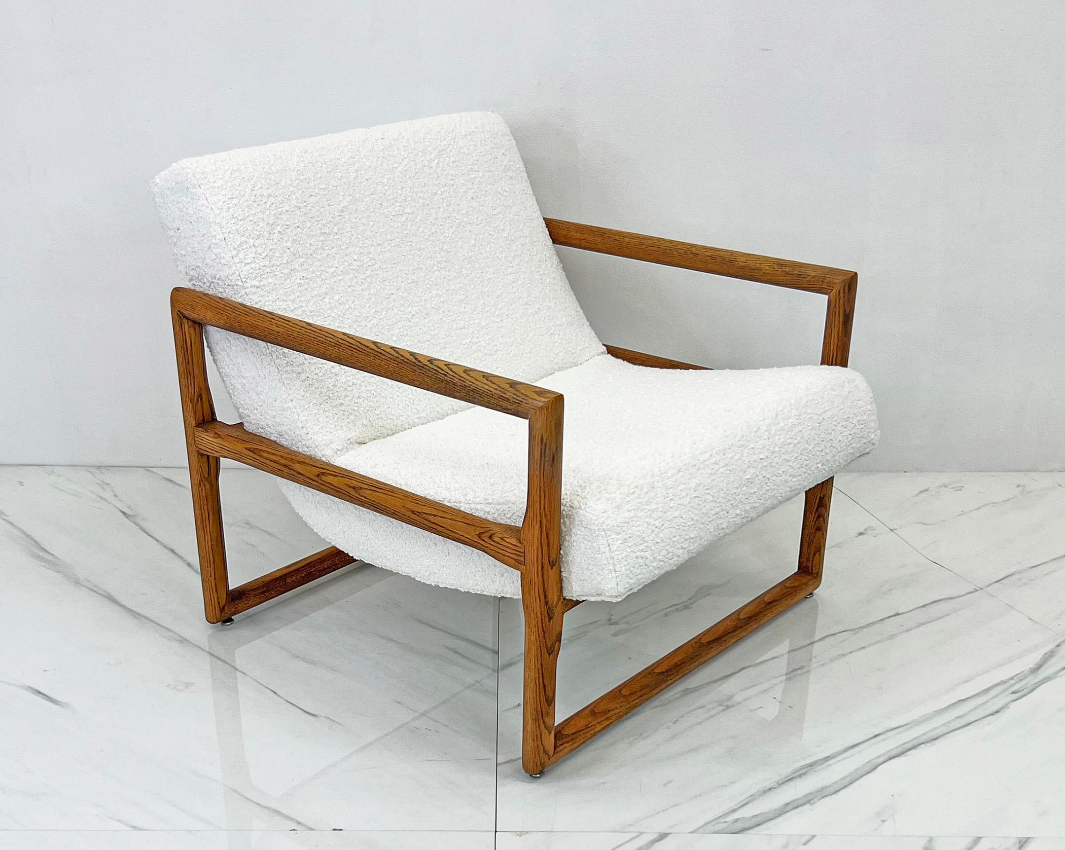 Milo Baughman Oak Framed Scoop Lounge Chair, White Bouclé, 1980s 7