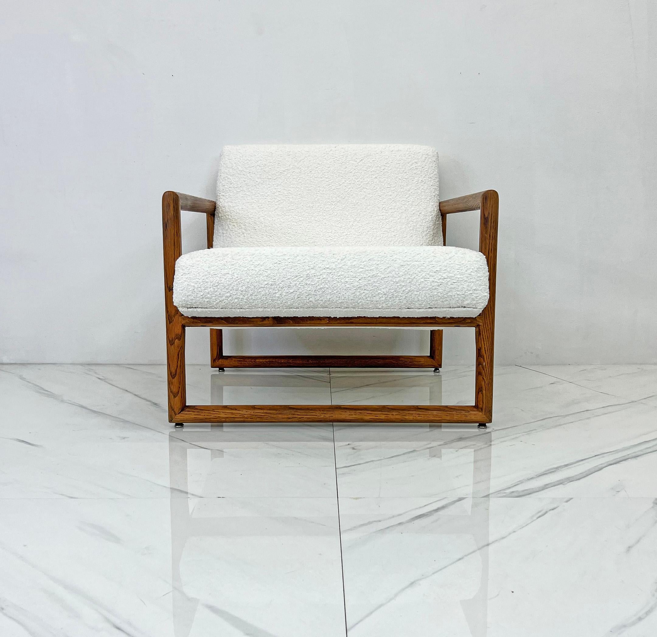 Milo Baughman Oak Framed Scoop Lounge Chair, White Bouclé, 1980s 2