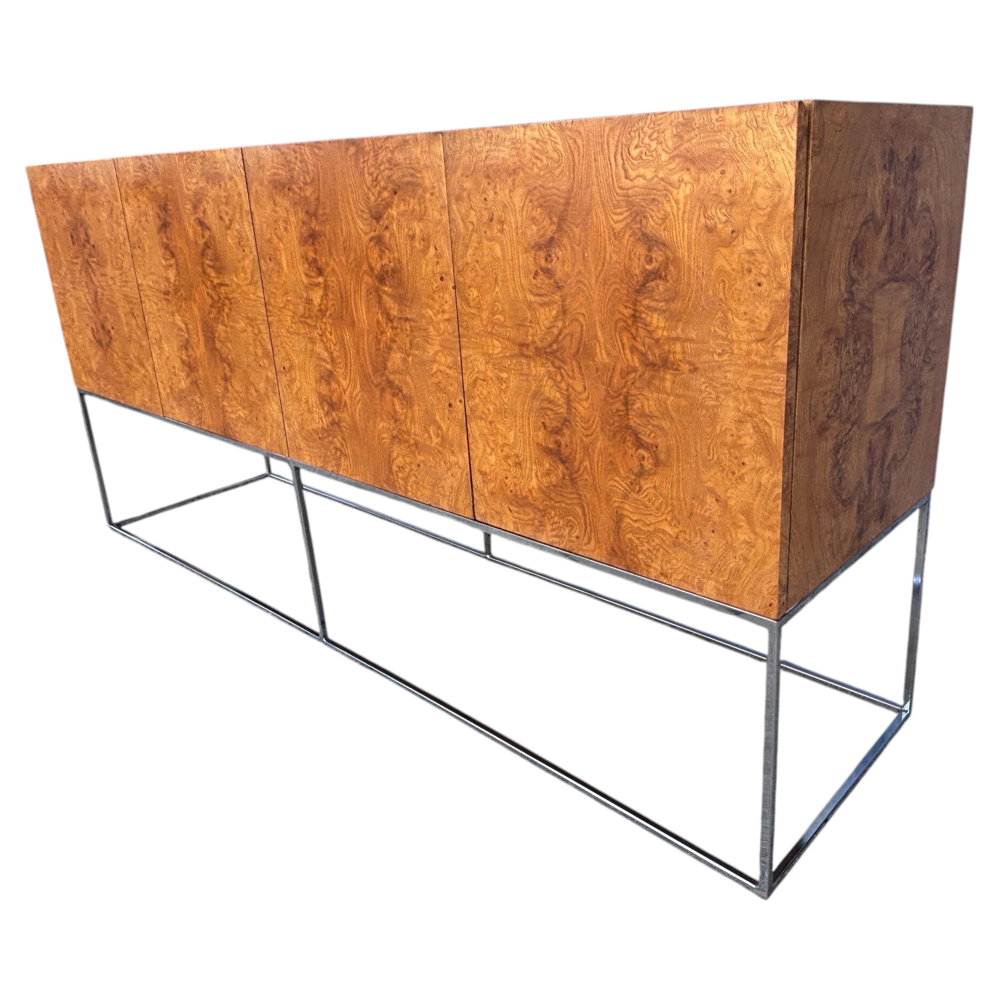 Buffet en bois de loupe d'olivier « Milo Baughman », par Thayer Coggin, 1970 en vente