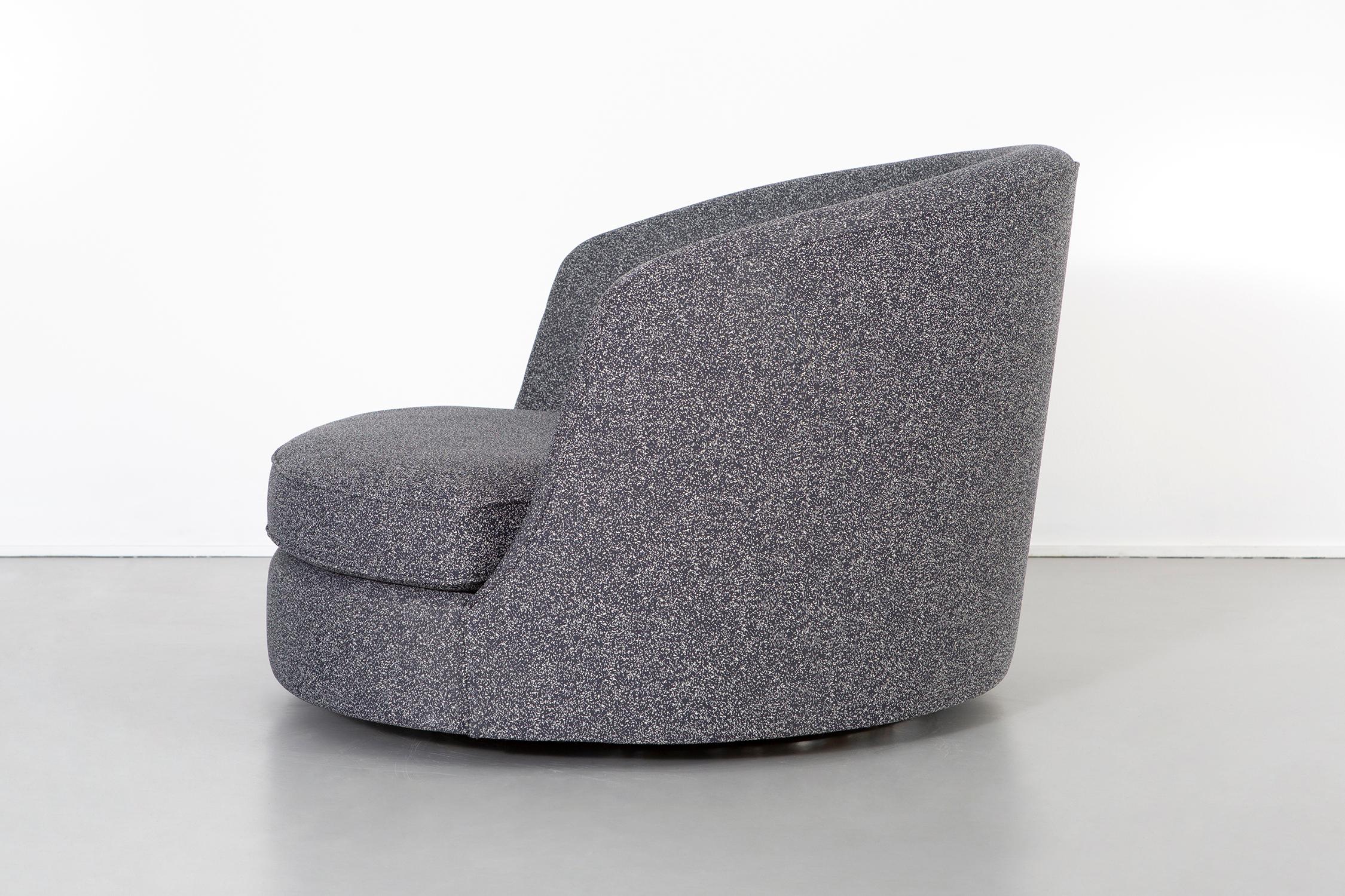 Mid-20th Century Milo Baughman Oversized Swivel Lounge Chair
