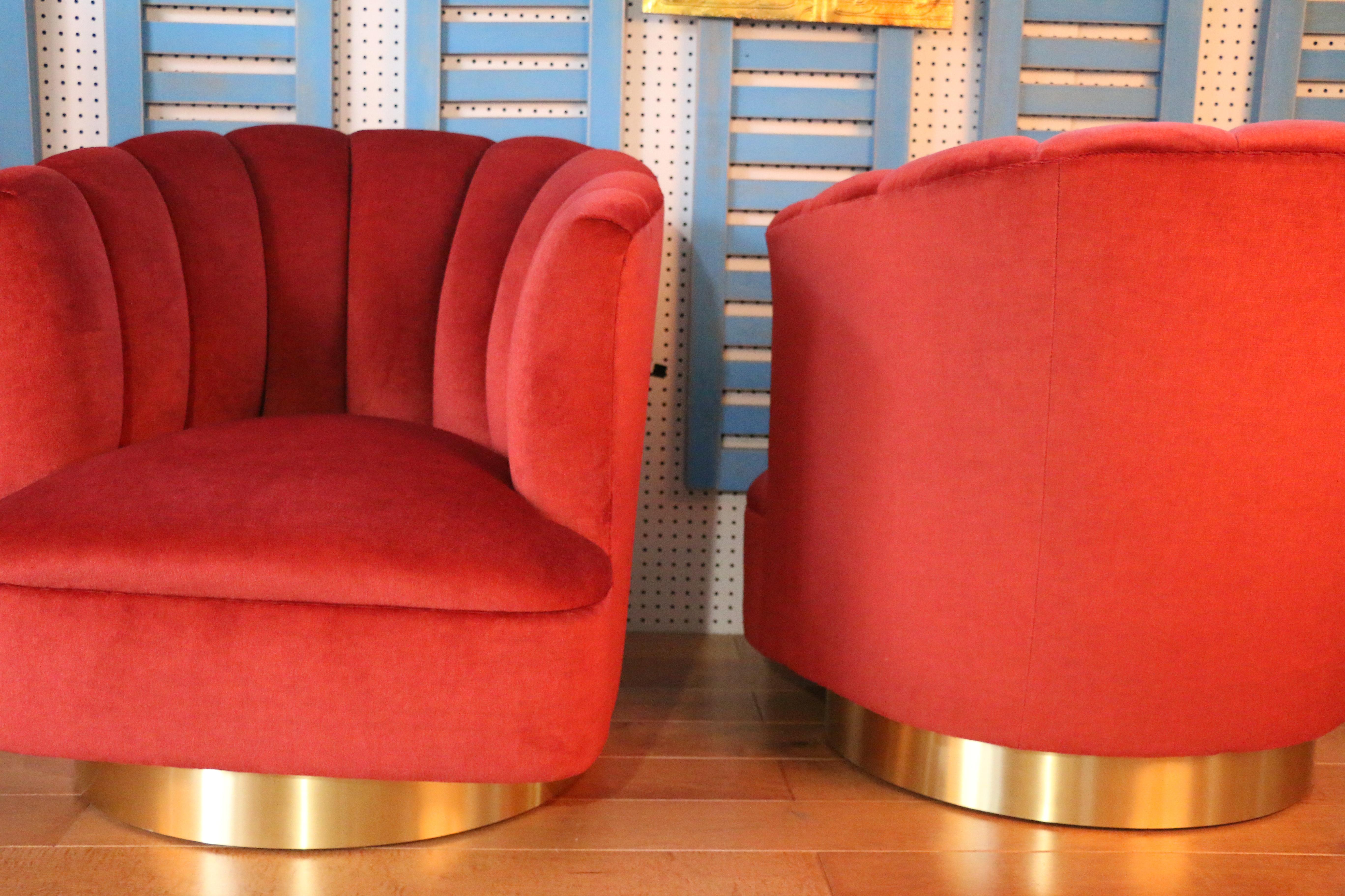 Mid-Century Modern Milo Baughman Pair of Swivel Chairs