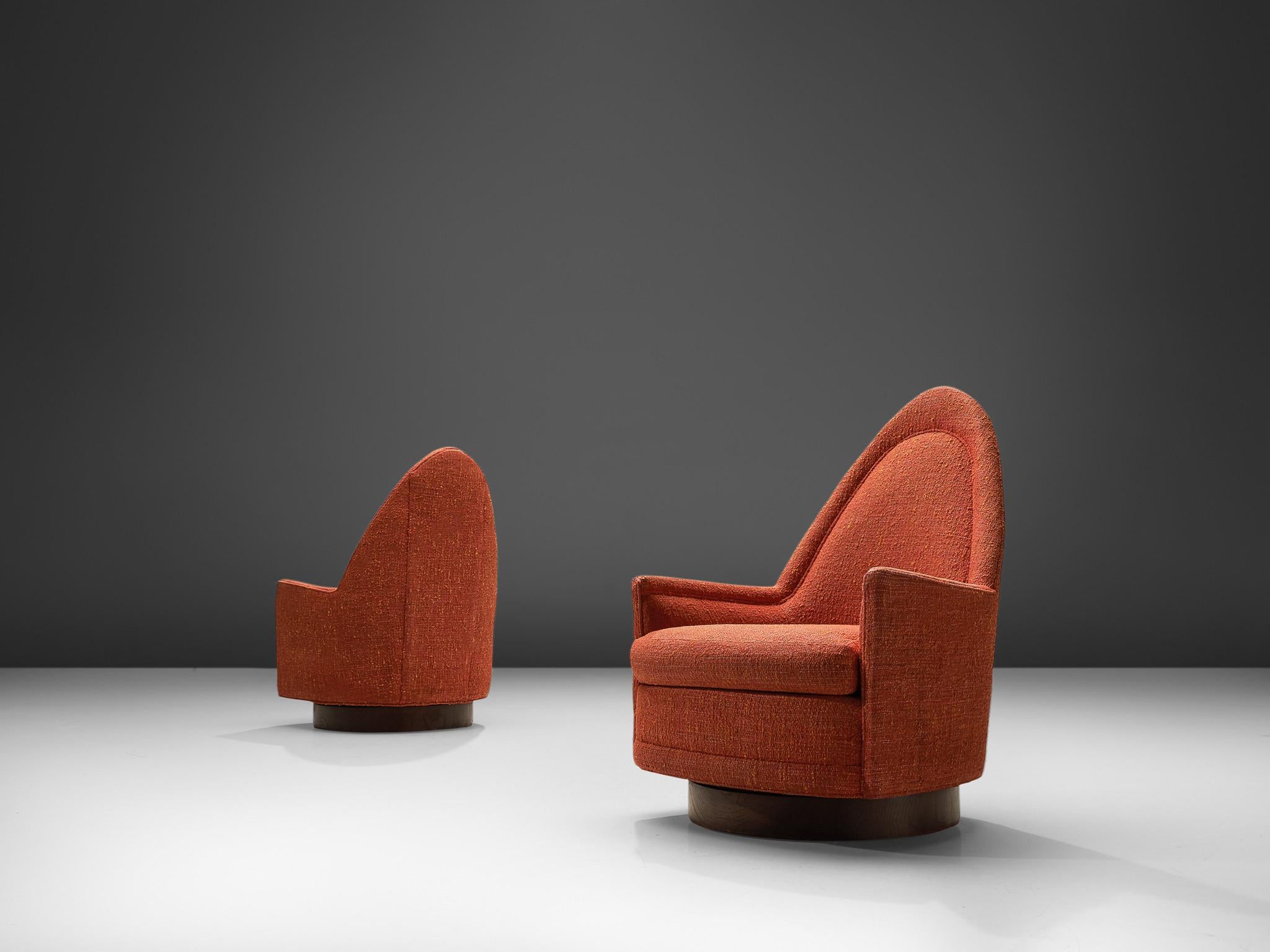 Pair of Swivel Cathedral Chairs in Orange Fabric by Selig In Good Condition In Waalwijk, NL