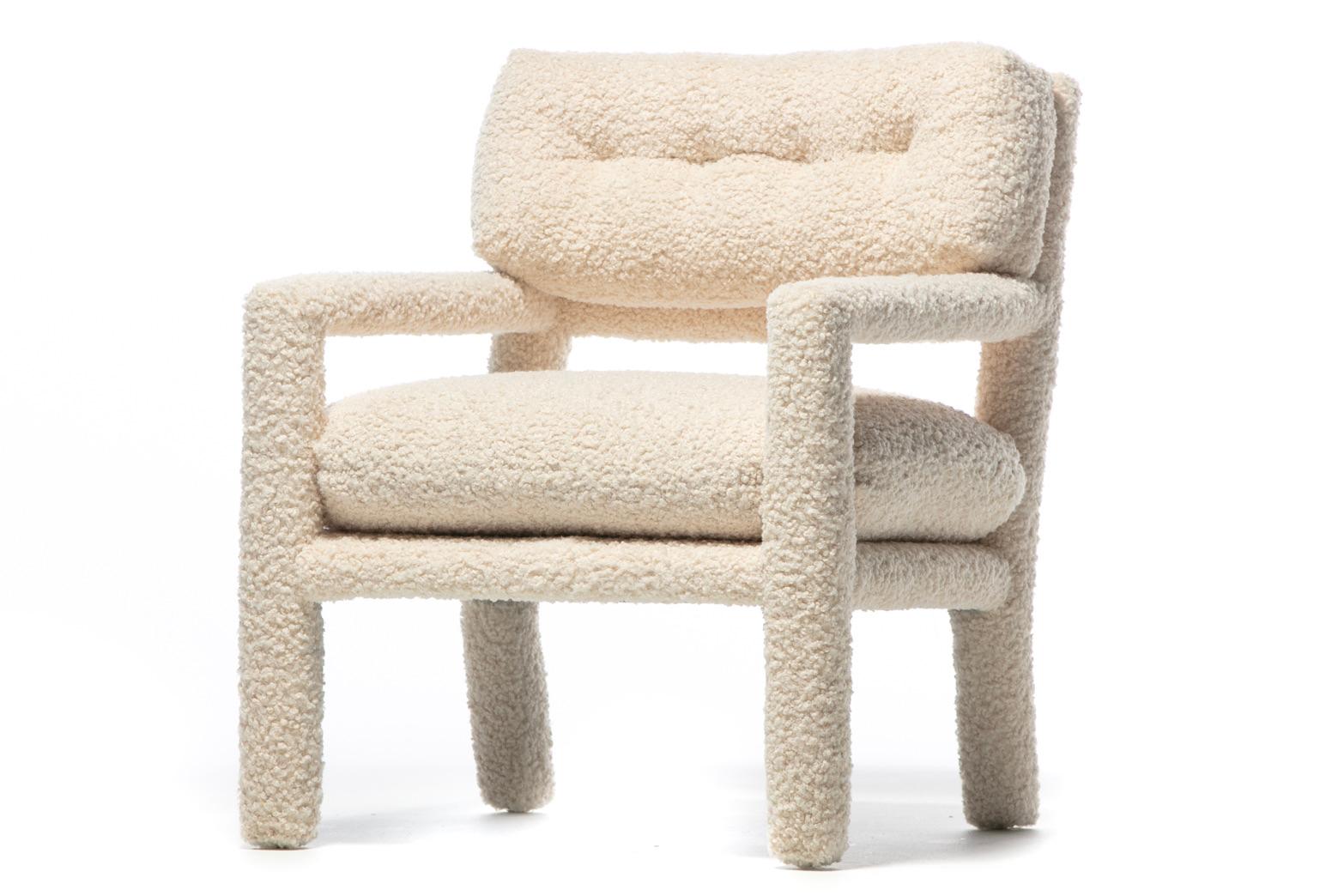 Milo Baughman Parsons Style Ivory Bouclé Chairs with en suite Ottoman c. 1970s  In Good Condition For Sale In Saint Louis, MO