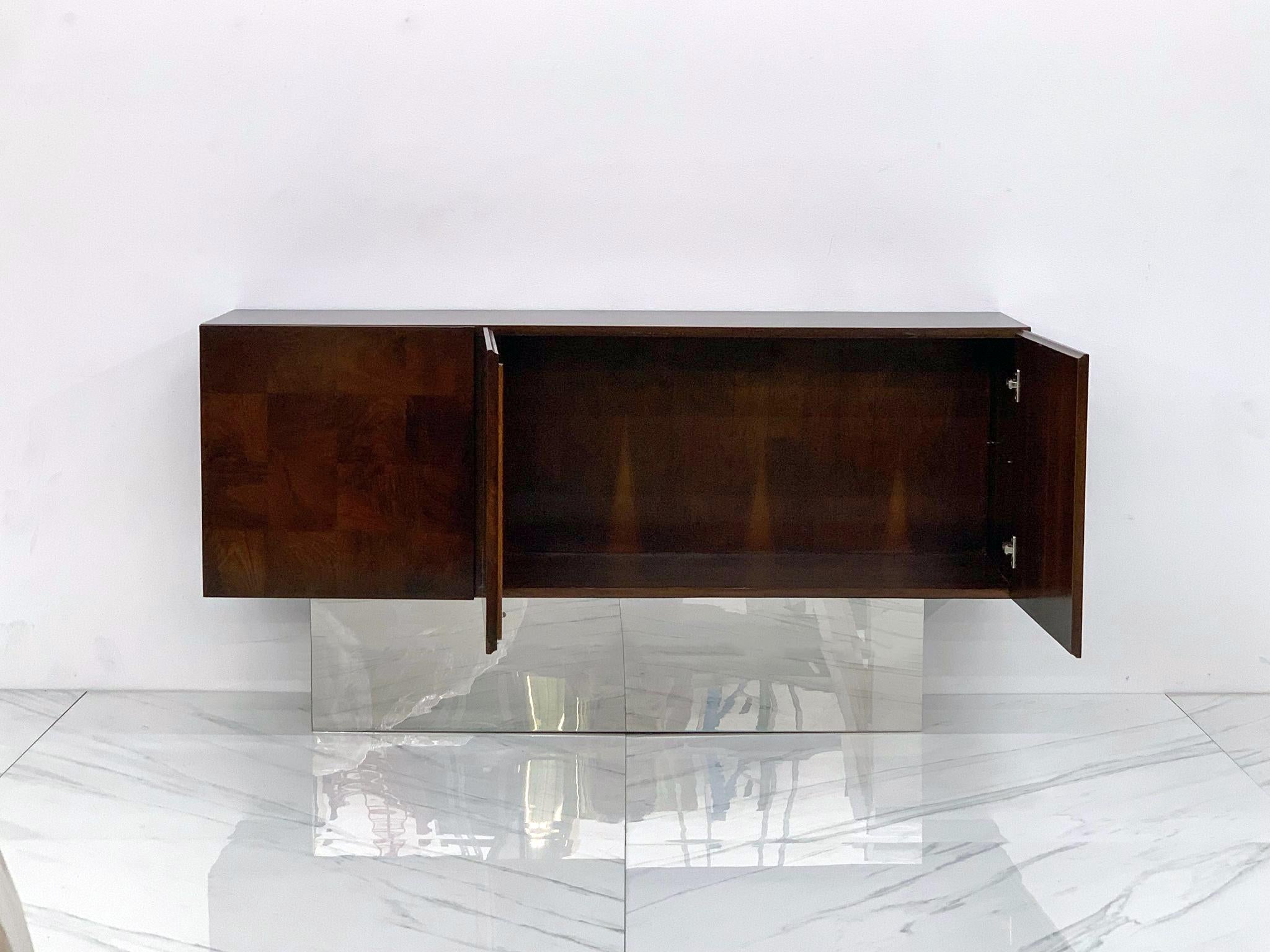 Milo Baughman Patchwork Burl and Chrome Credenza, Thayer Coggin, 1970's In Good Condition In Culver City, CA