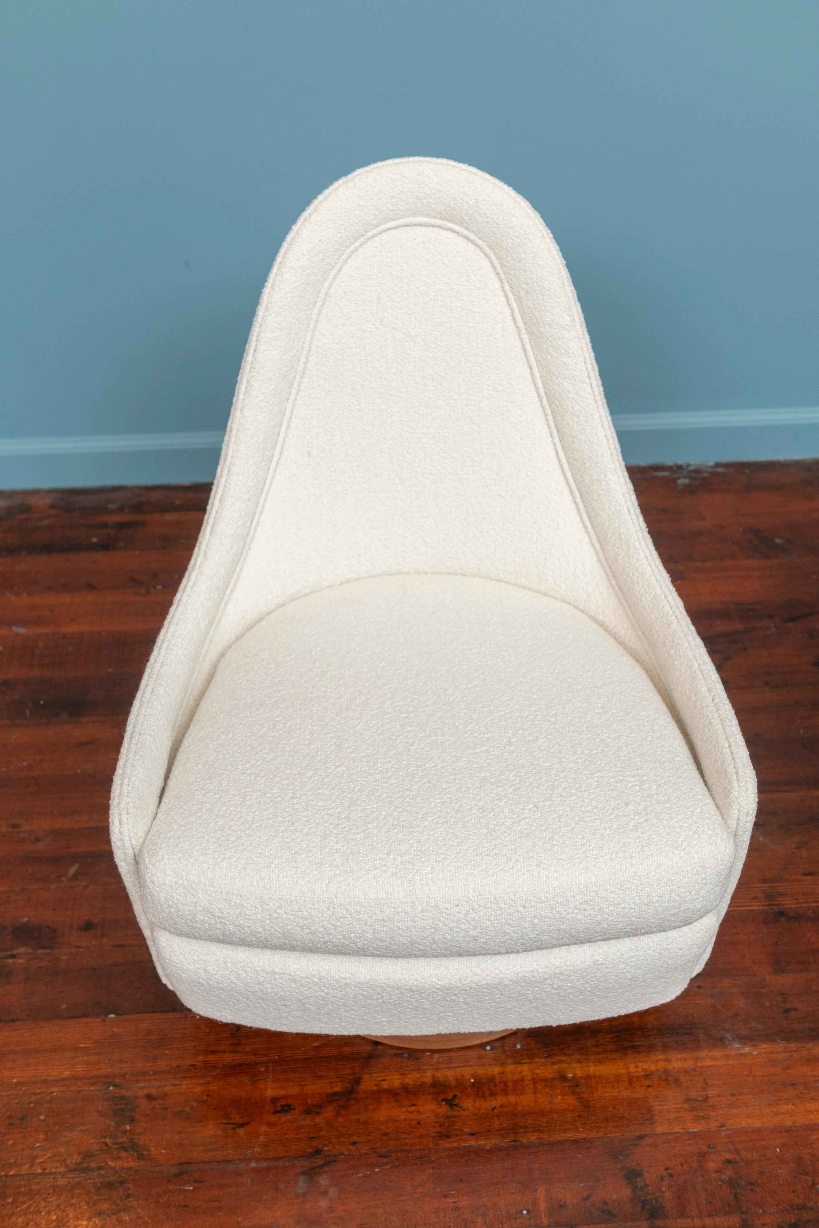 Milo Baughman Petite Swivel Tilt Lounge Chairs for Thayer Coggin 1